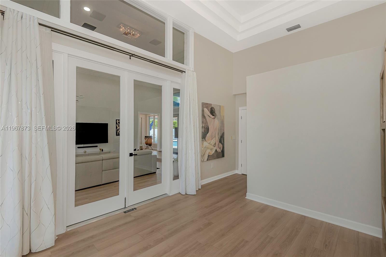 622 E Enclave Cir E Pembroke Pines, FL 33027