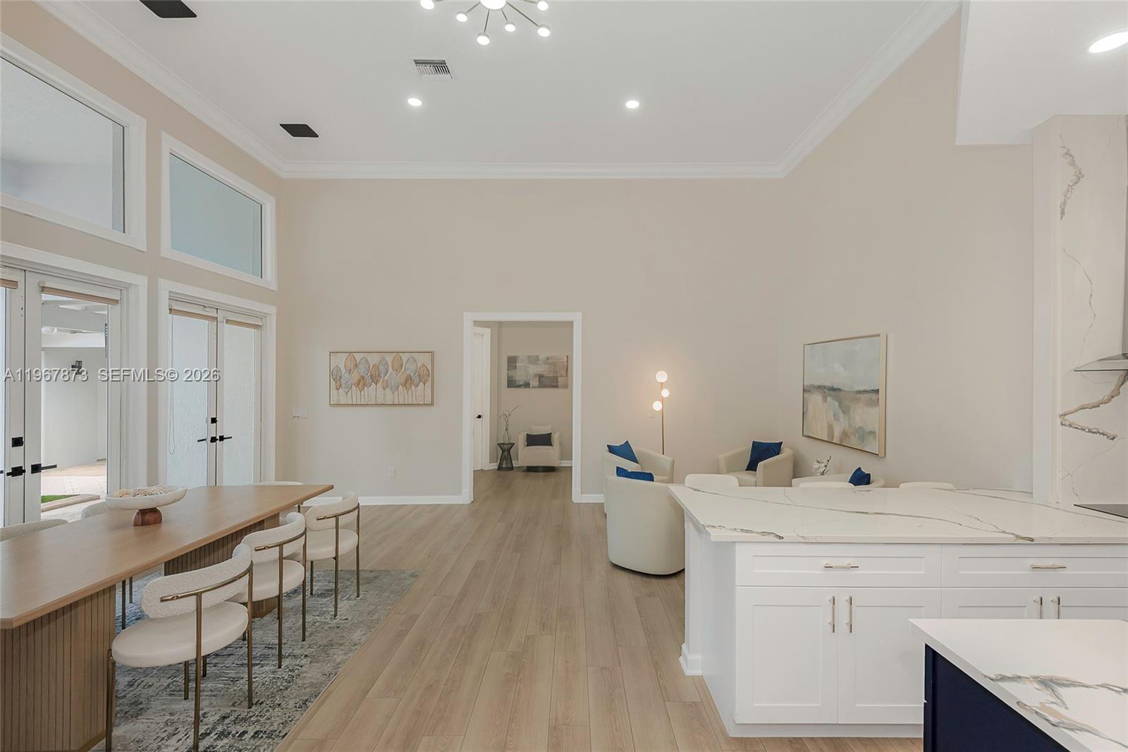 622 E Enclave Cir E Pembroke Pines, FL 33027