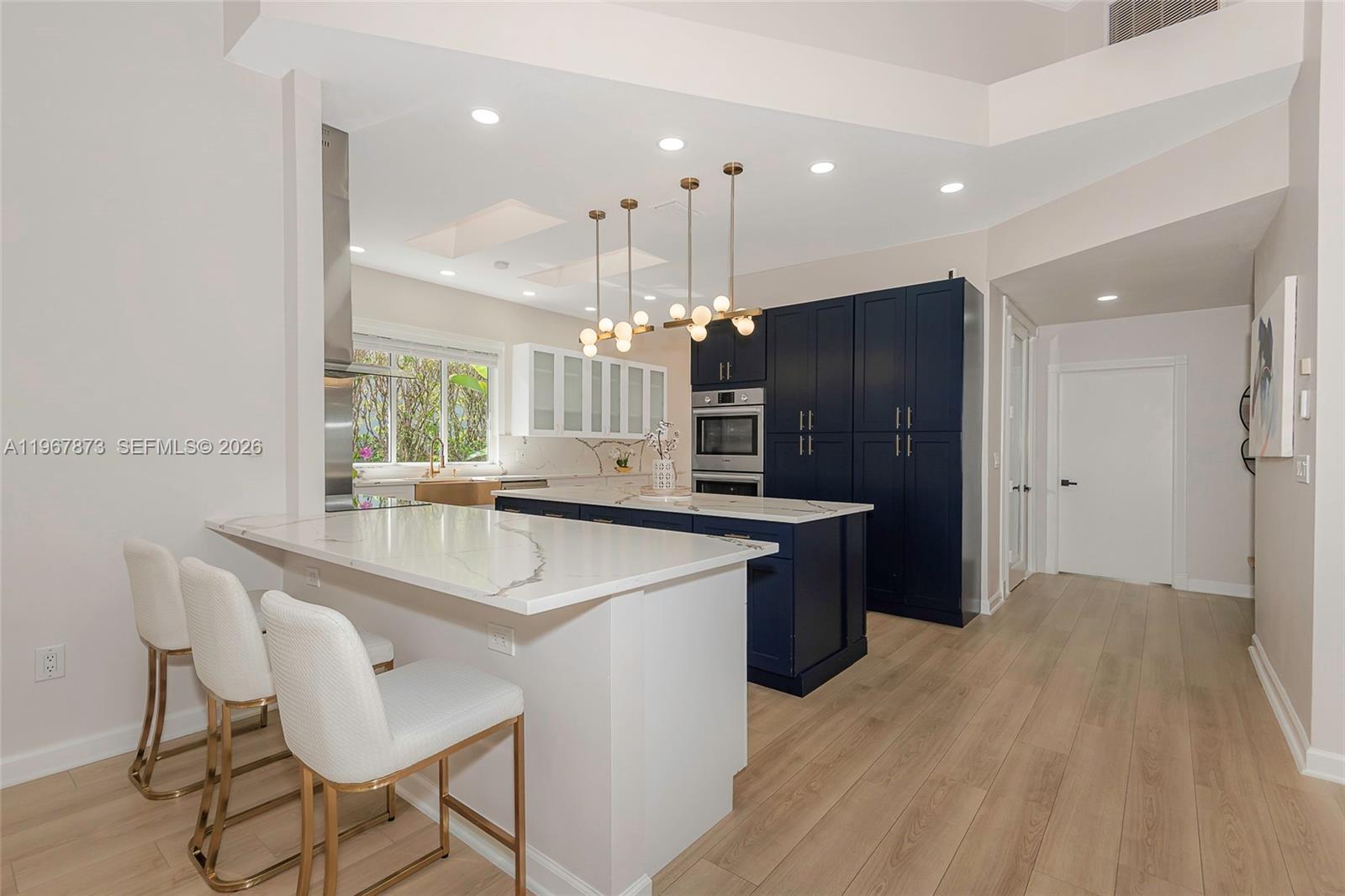 622 E Enclave Cir E Pembroke Pines, FL 33027