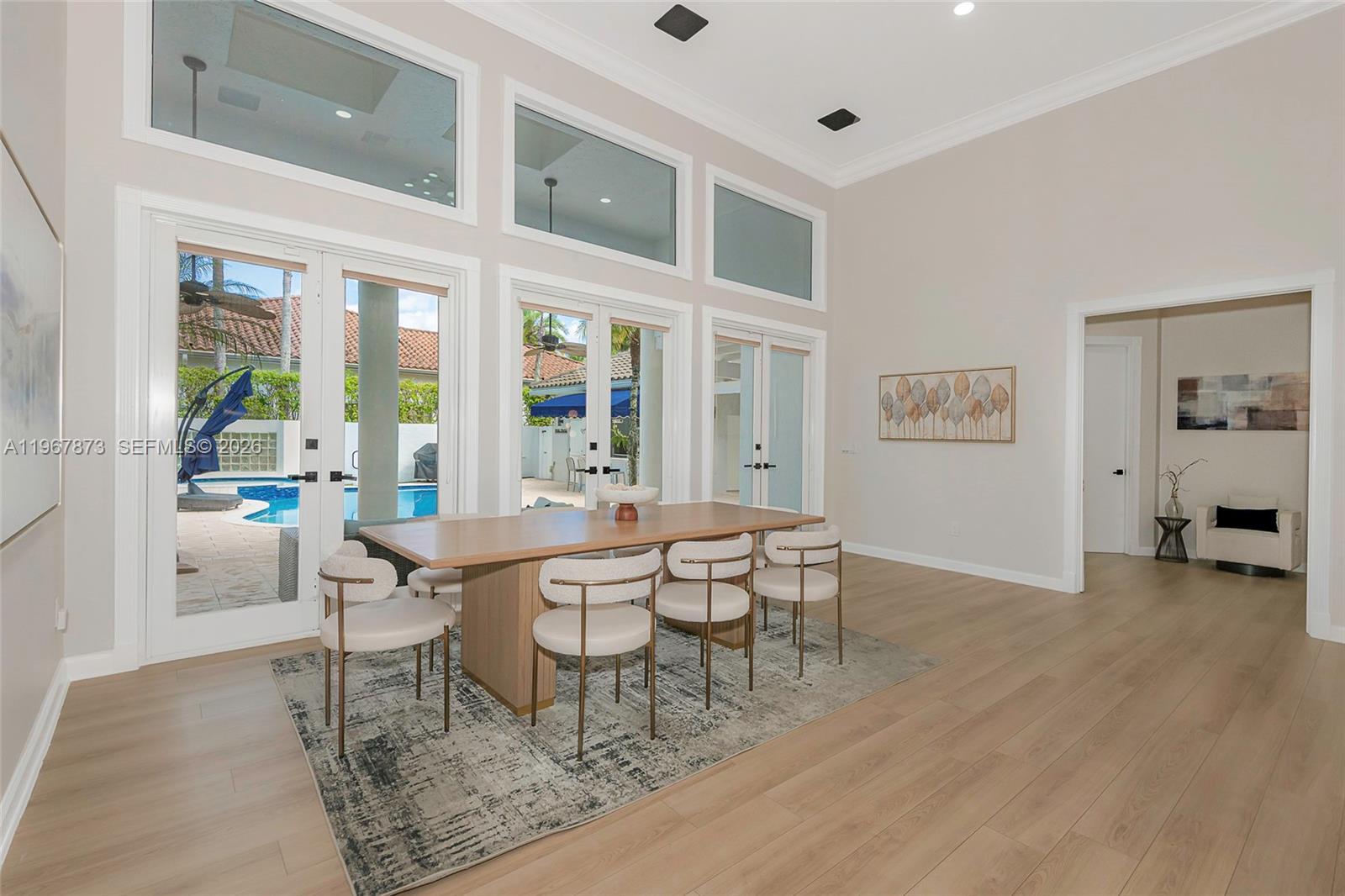 622 E Enclave Cir E Pembroke Pines, FL 33027