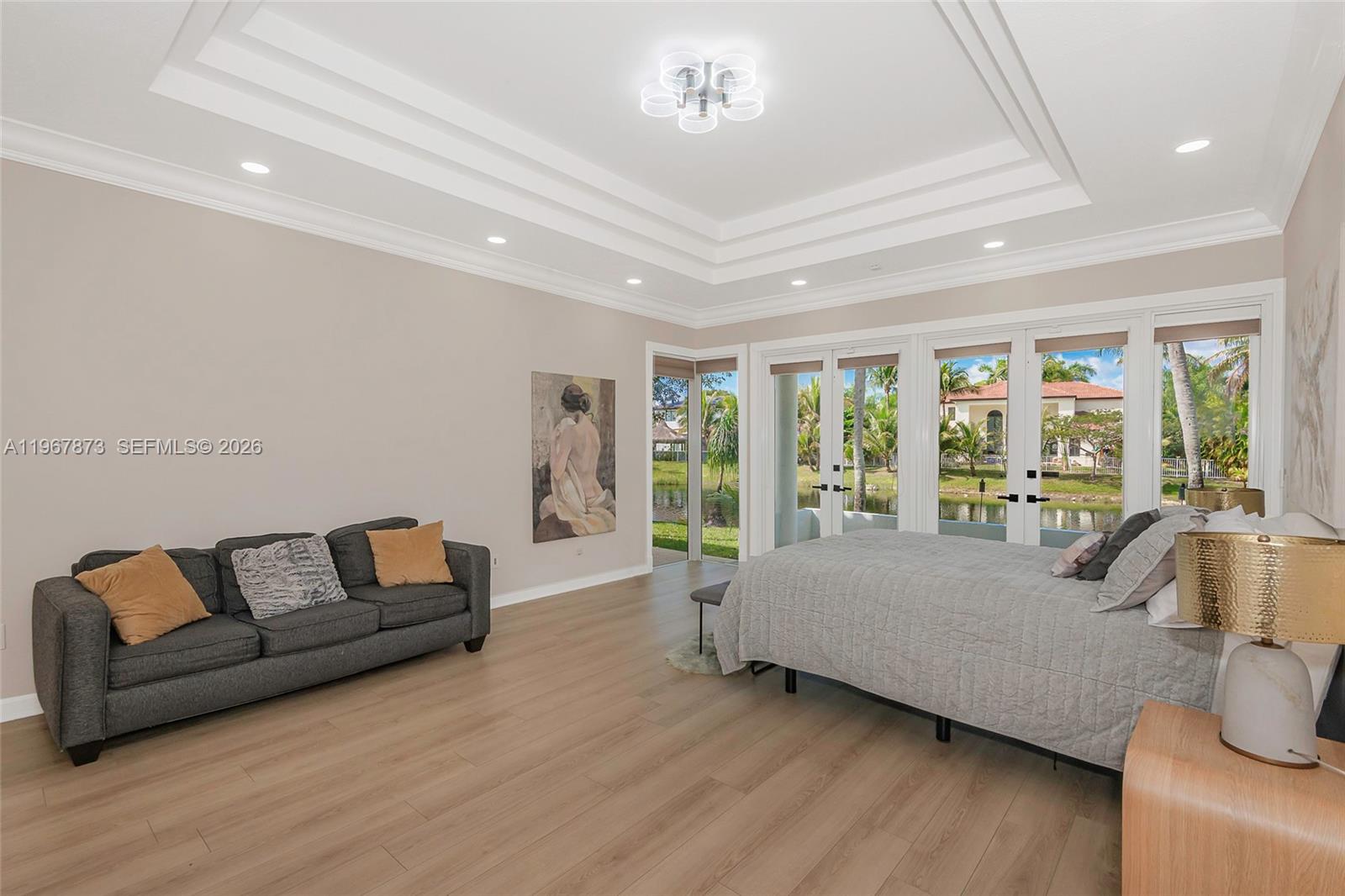 622 E Enclave Cir E Pembroke Pines, FL 33027