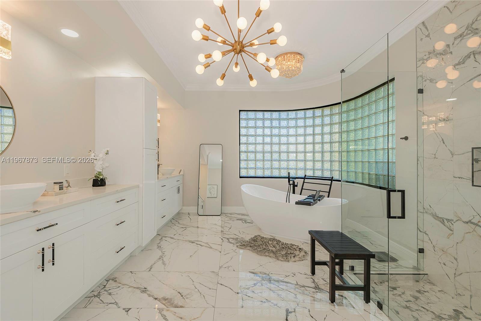 622 E Enclave Cir E Pembroke Pines, FL 33027