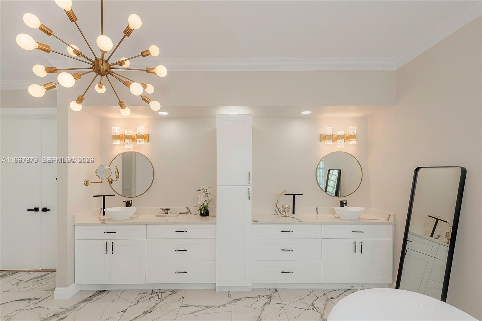 622 E Enclave Cir E Pembroke Pines, FL 33027