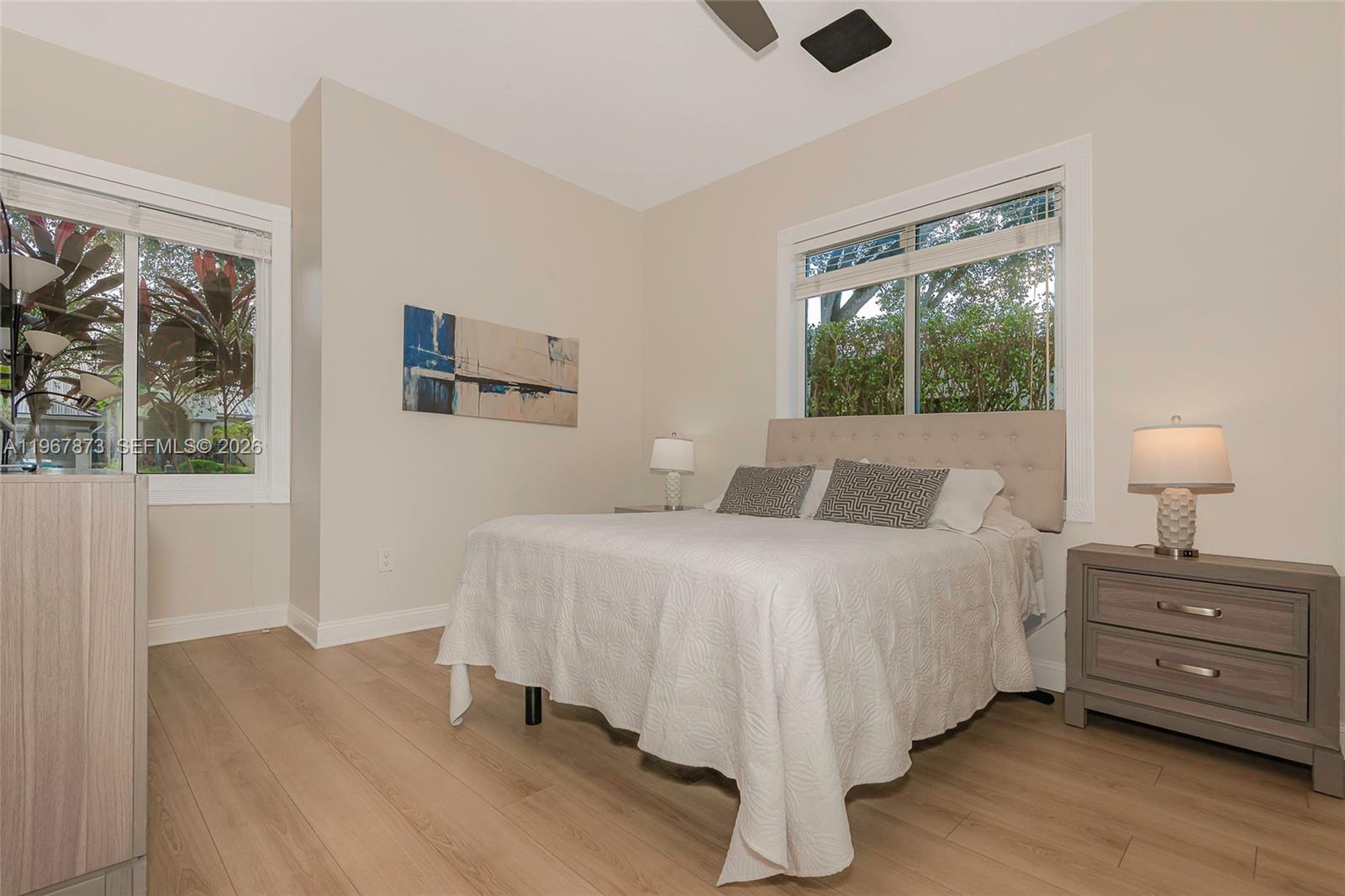 622 E Enclave Cir E Pembroke Pines, FL 33027