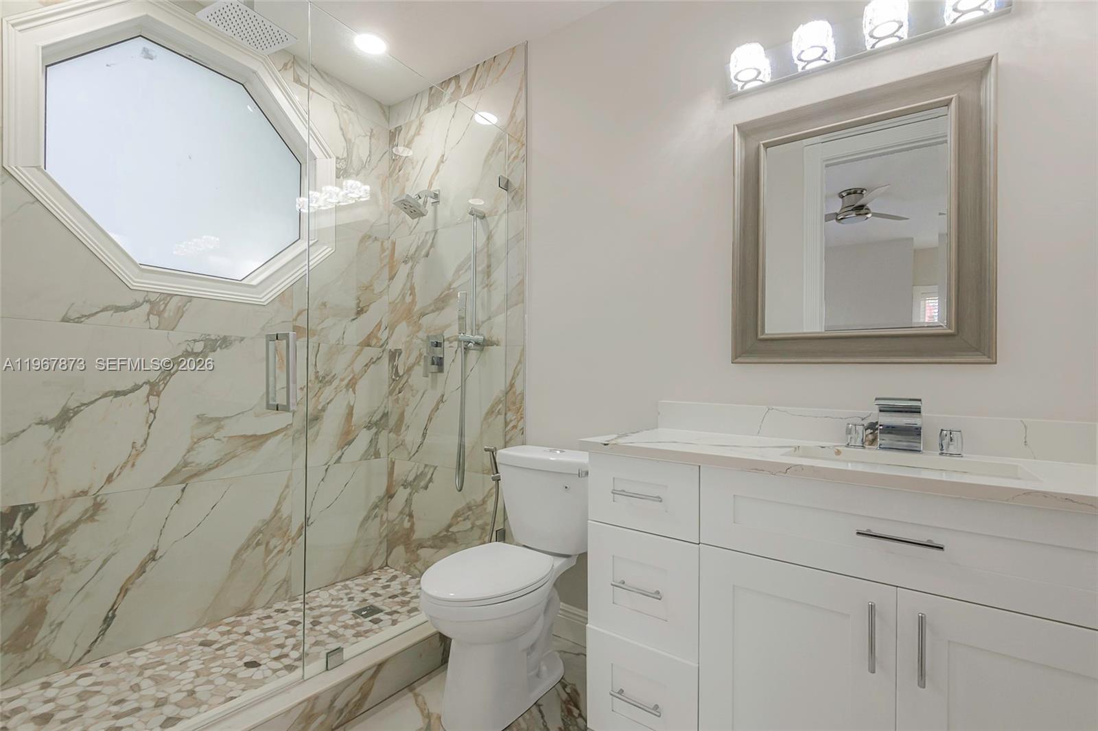 622 E Enclave Cir E Pembroke Pines, FL 33027