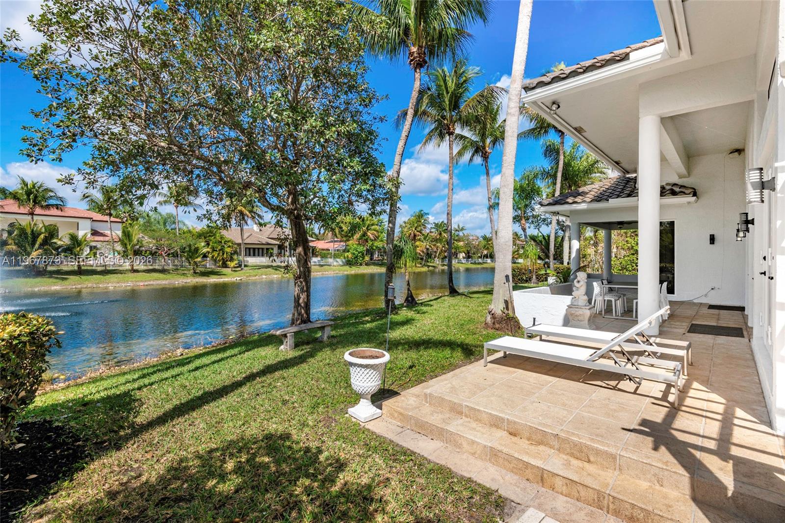 622 E Enclave Cir E Pembroke Pines, FL 33027