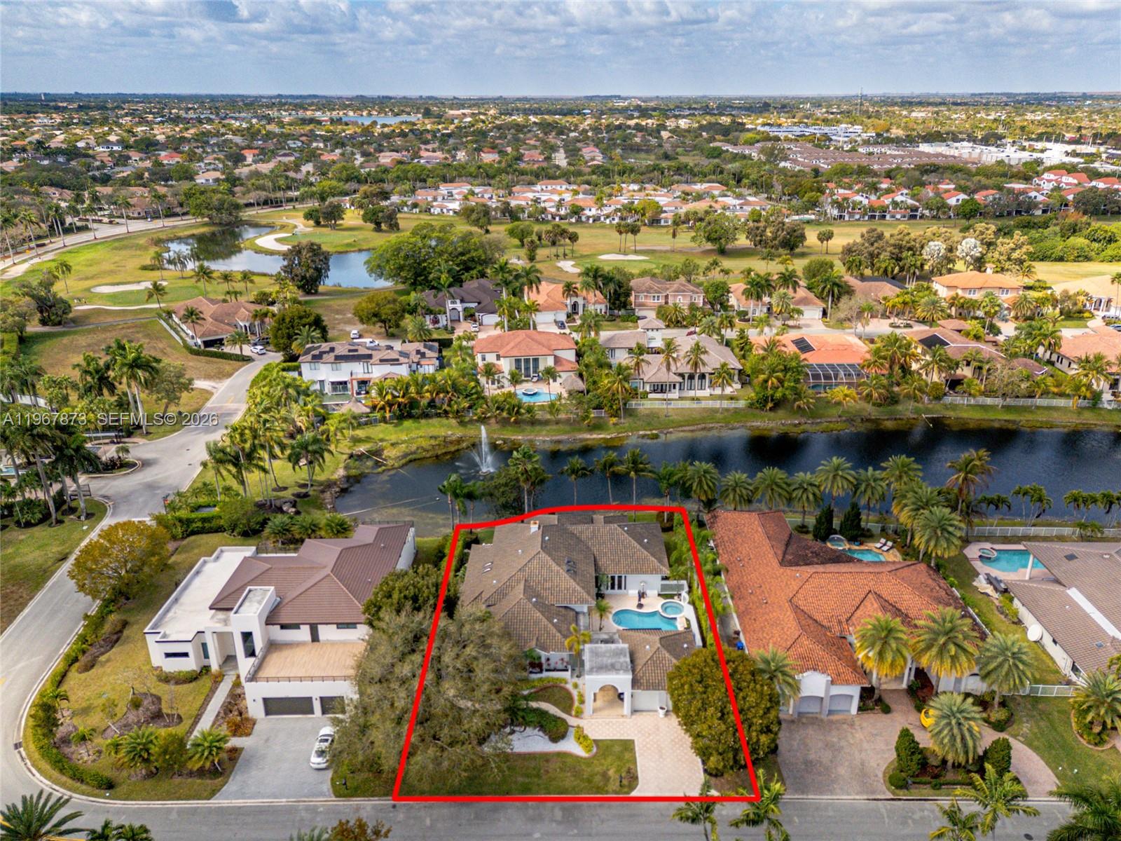 622 E Enclave Cir E Pembroke Pines, FL 33027