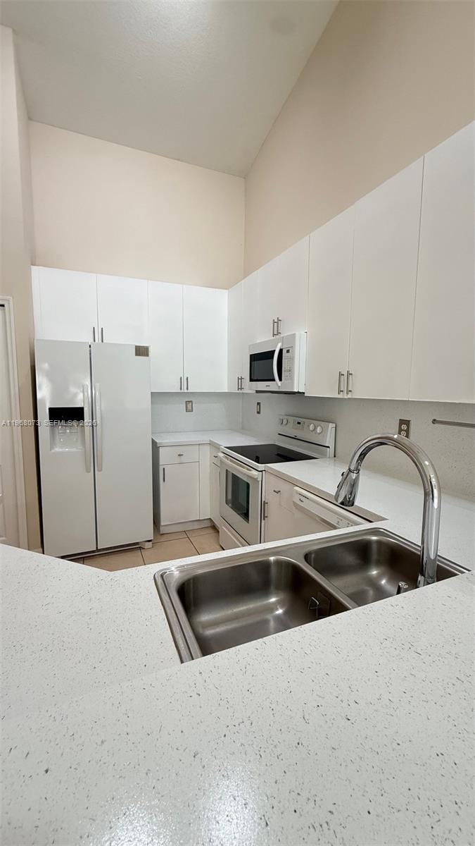 3323 NE 11th Dr #- Homestead, FL 33033