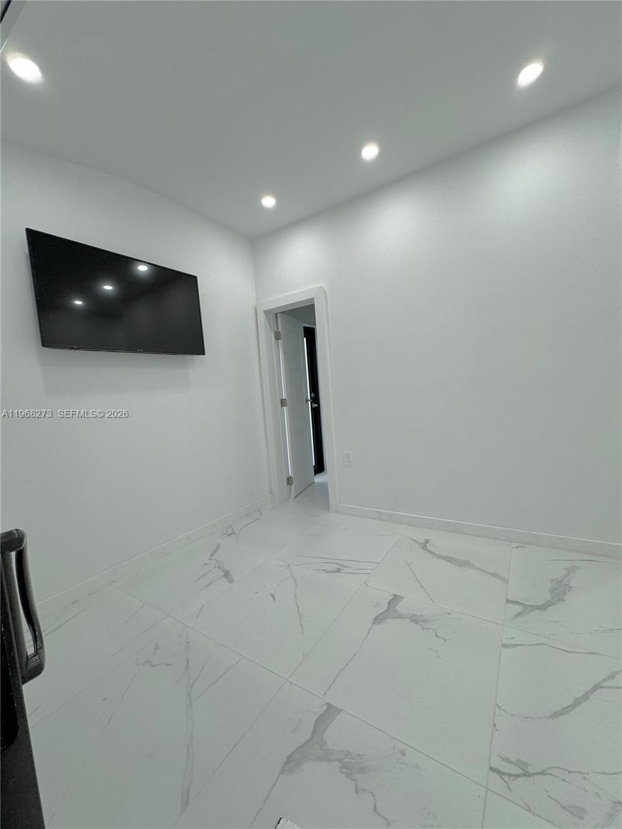 2121 SW 61st Ave Miami, FL 33155