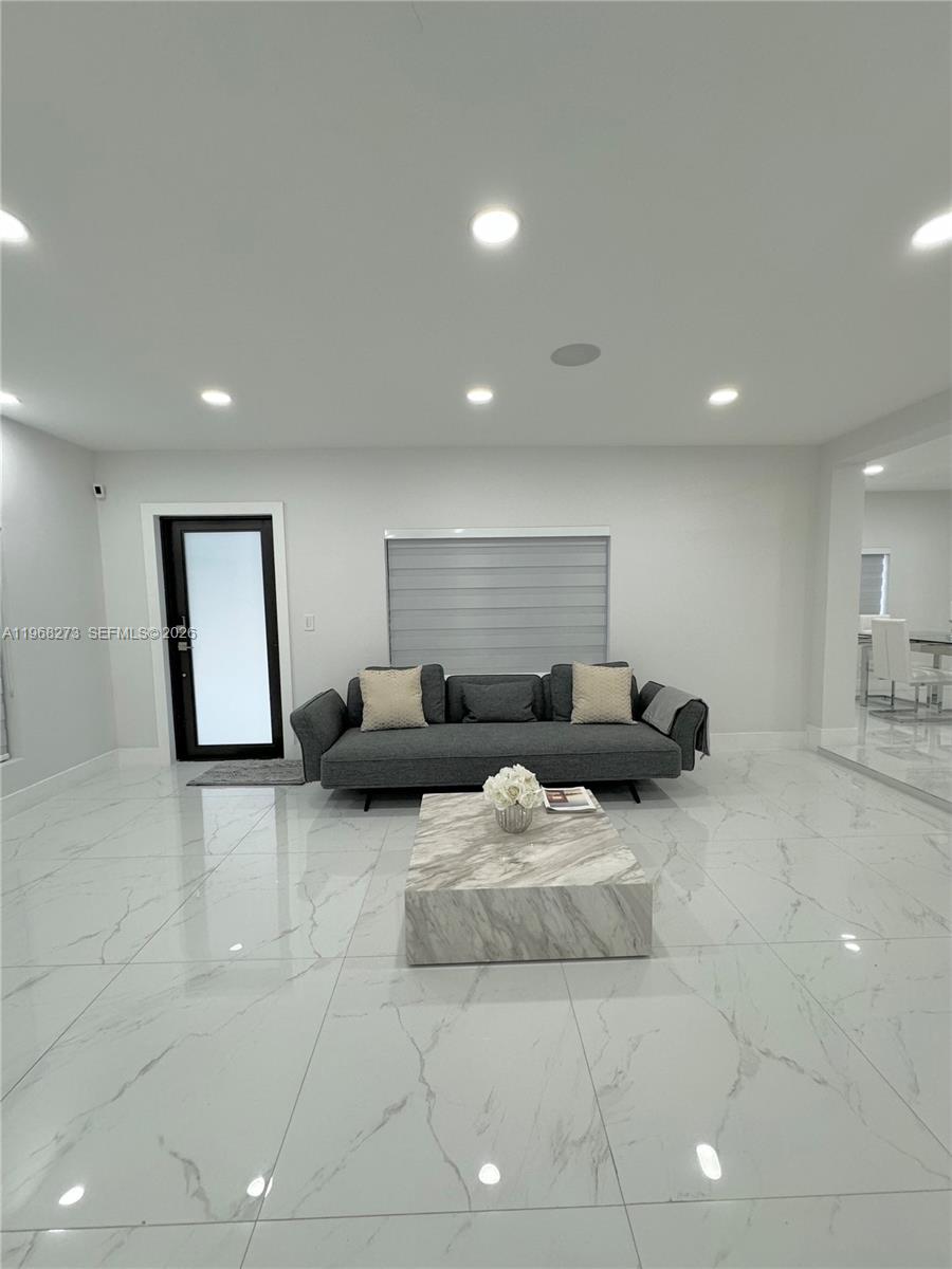 2121 SW 61st Ave Miami, FL 33155