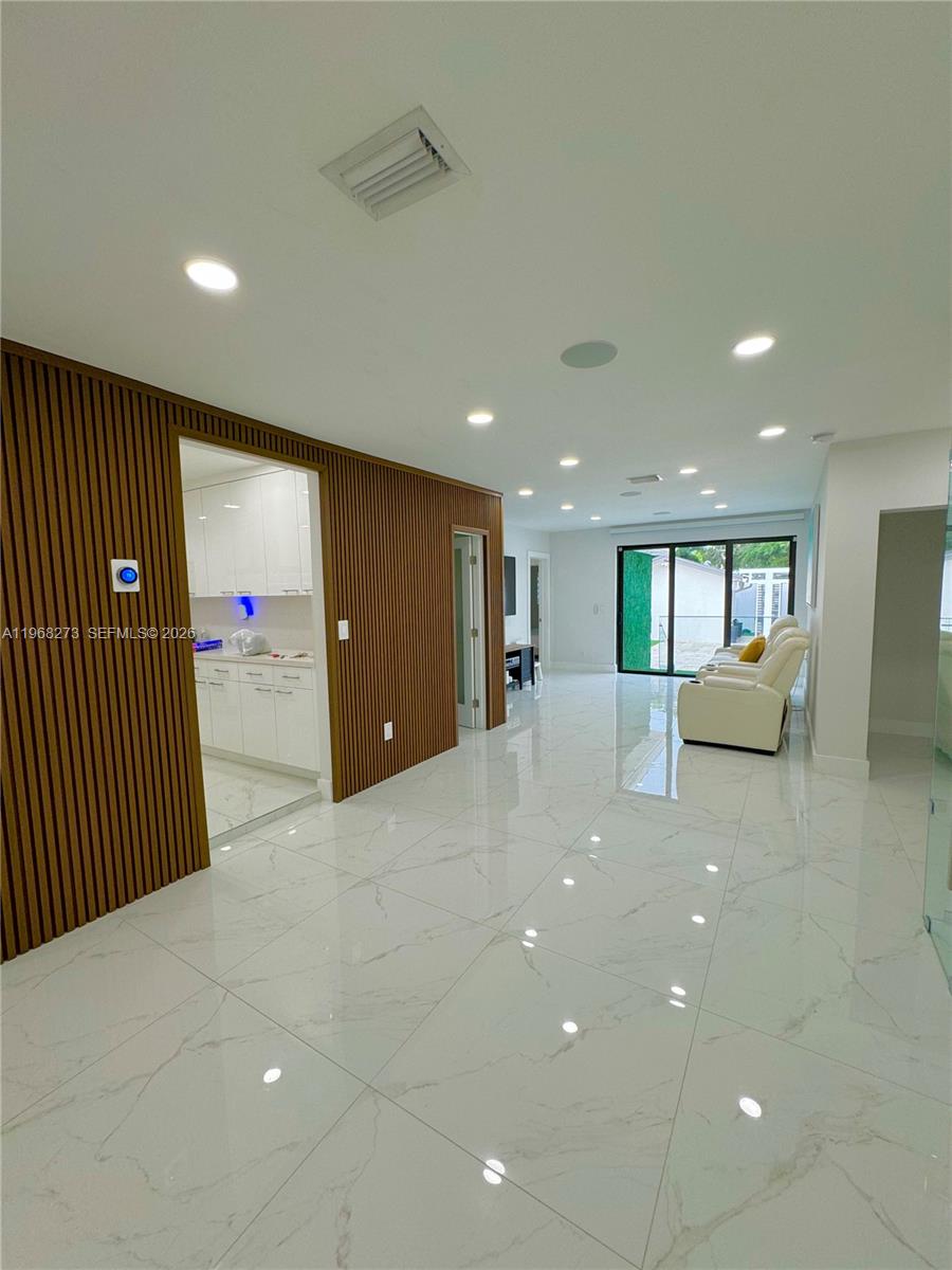 2121 SW 61st Ave Miami, FL 33155