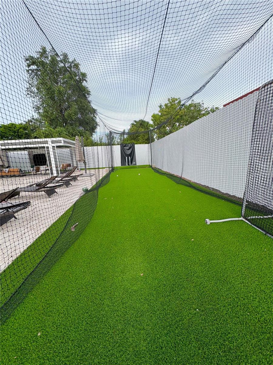 2121 SW 61st Ave Miami, FL 33155