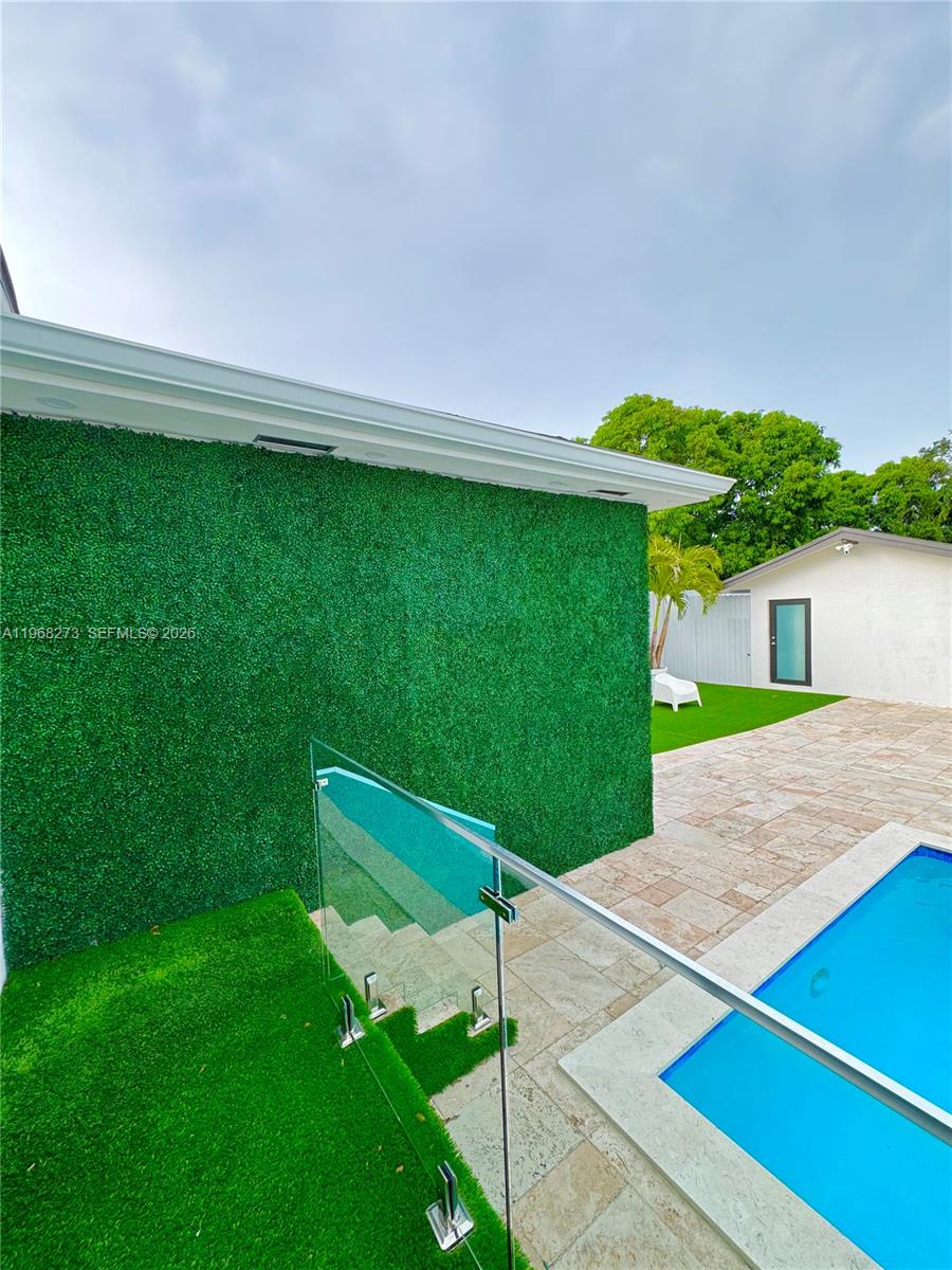 2121 SW 61st Ave Miami, FL 33155