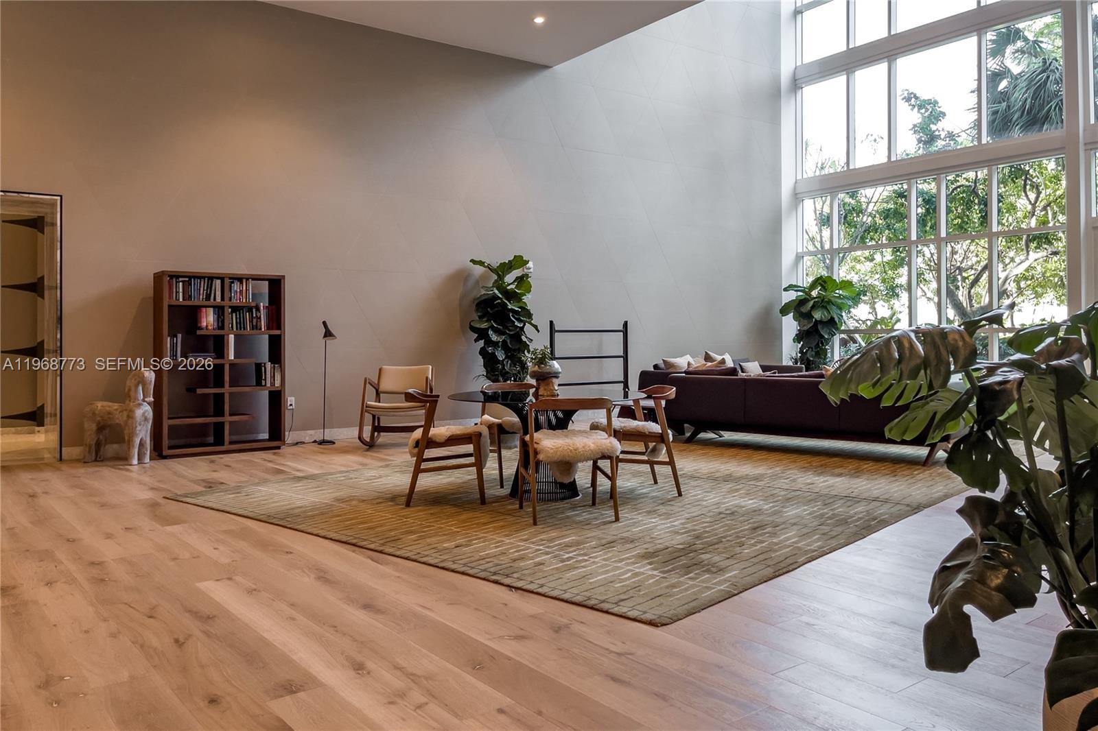 image Paramount Bay21