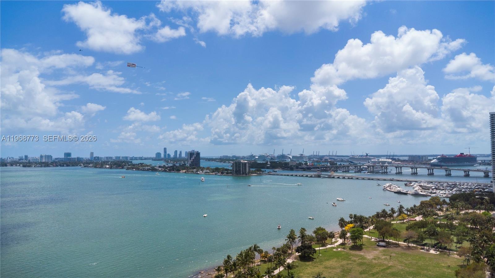 image Paramount Bay61