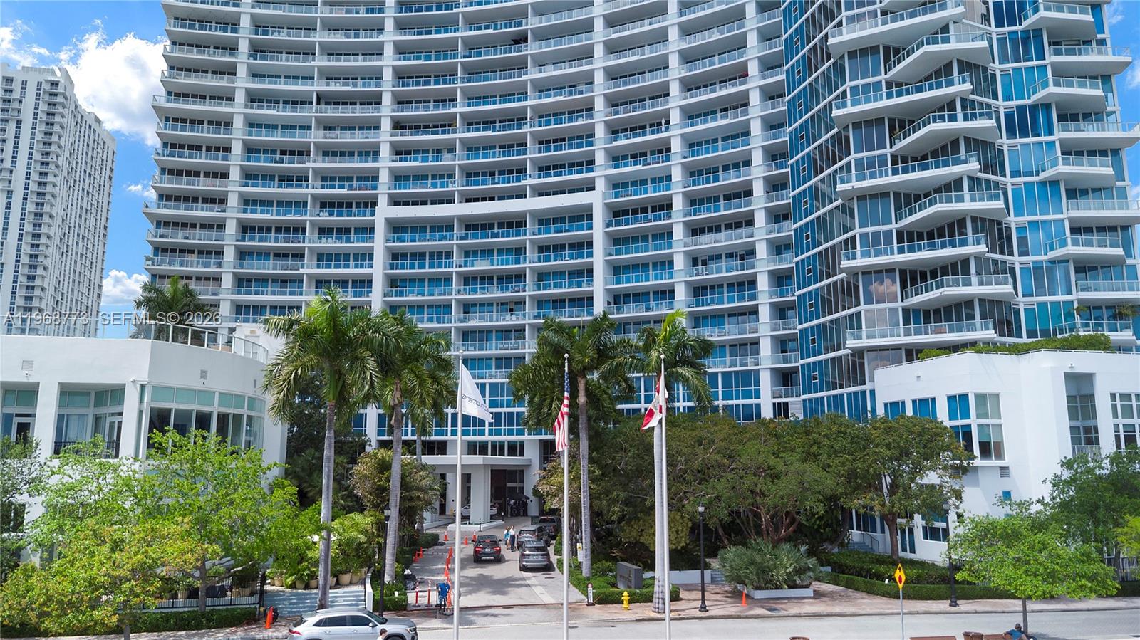 image Paramount Bay64