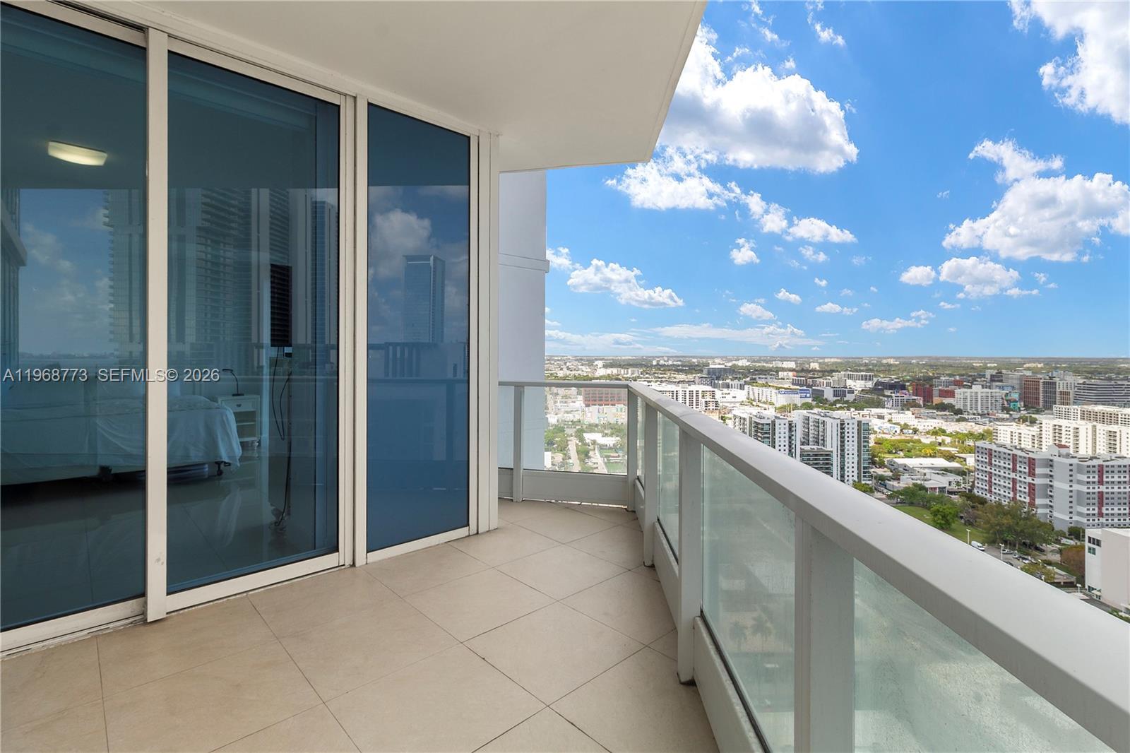 image Paramount Bay65