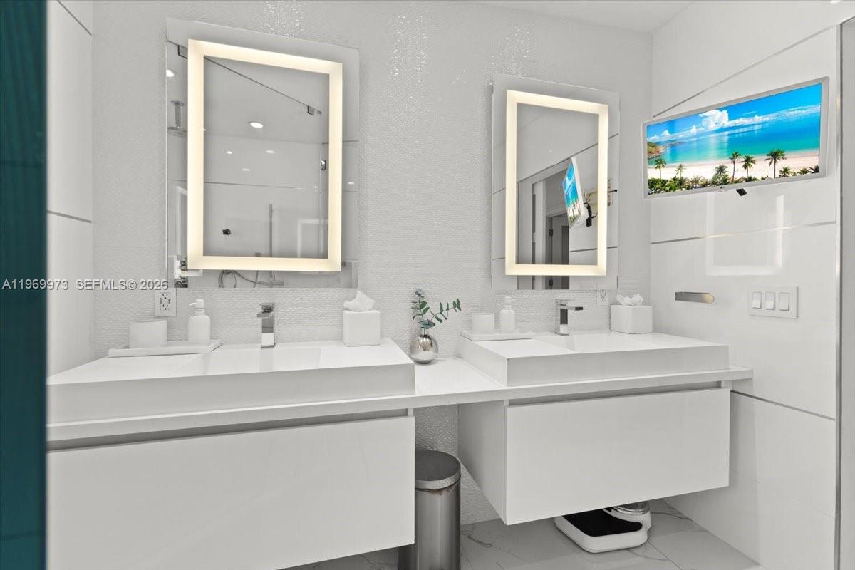 12930 Oleander Rd North Miami, FL 33181