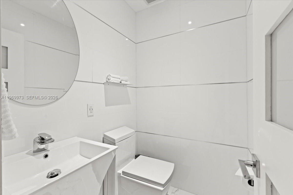 12930 Oleander Rd North Miami, FL 33181