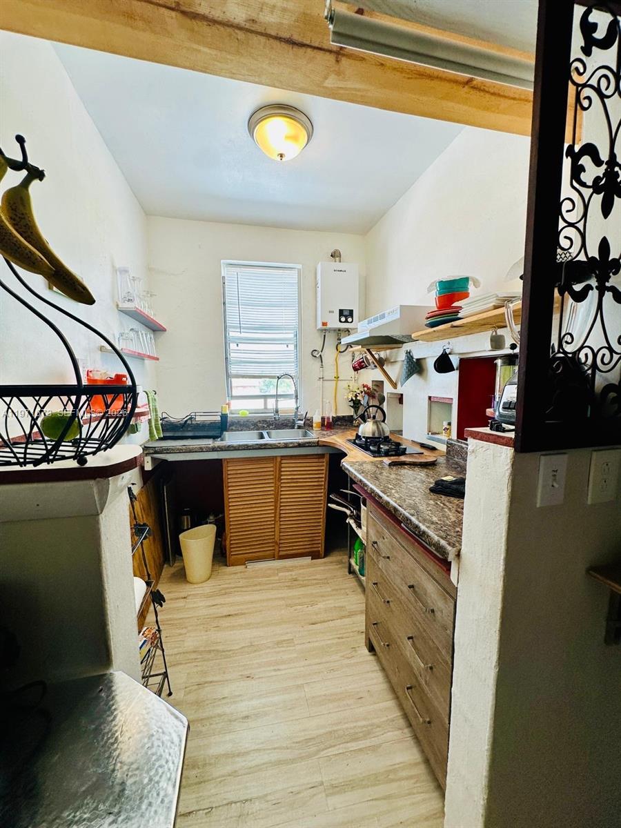 428 SW 9th St #15 Miami, FL 33130