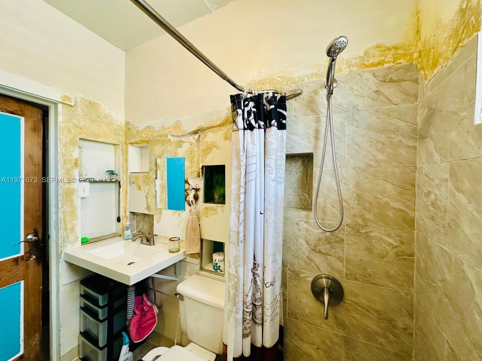 428 SW 9th St #15 Miami, FL 33130