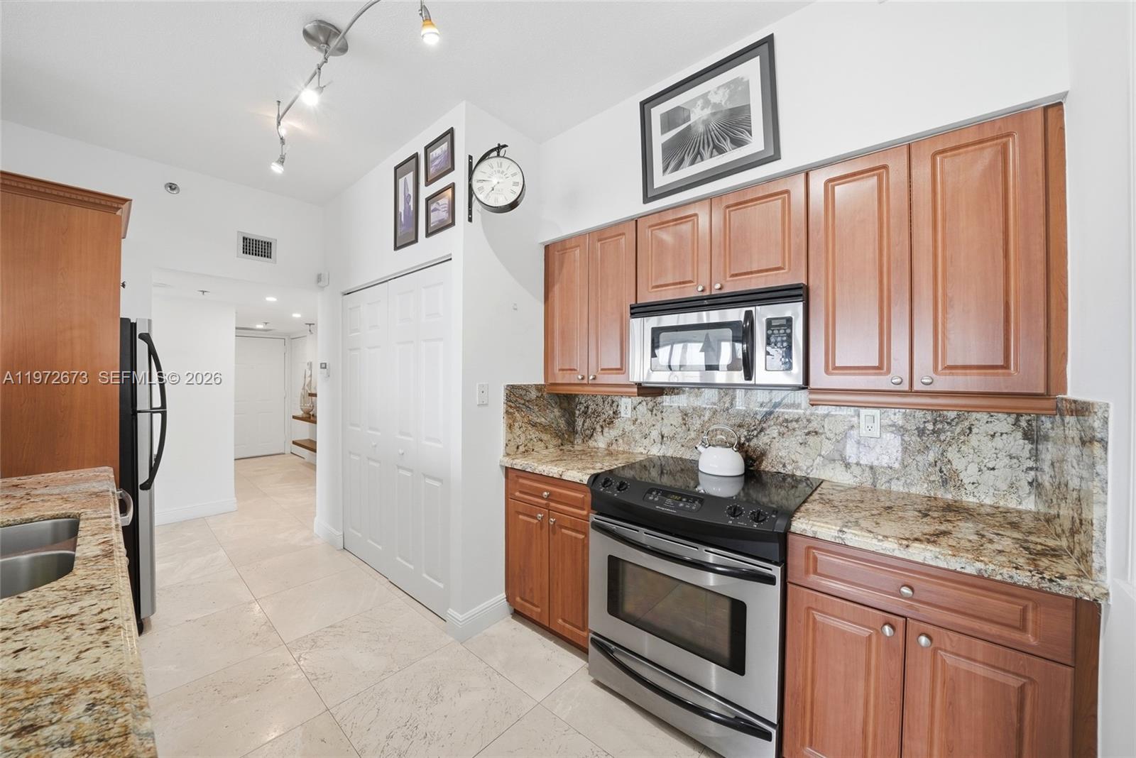 540 Brickell Key Dr #222 Miami, FL 33131