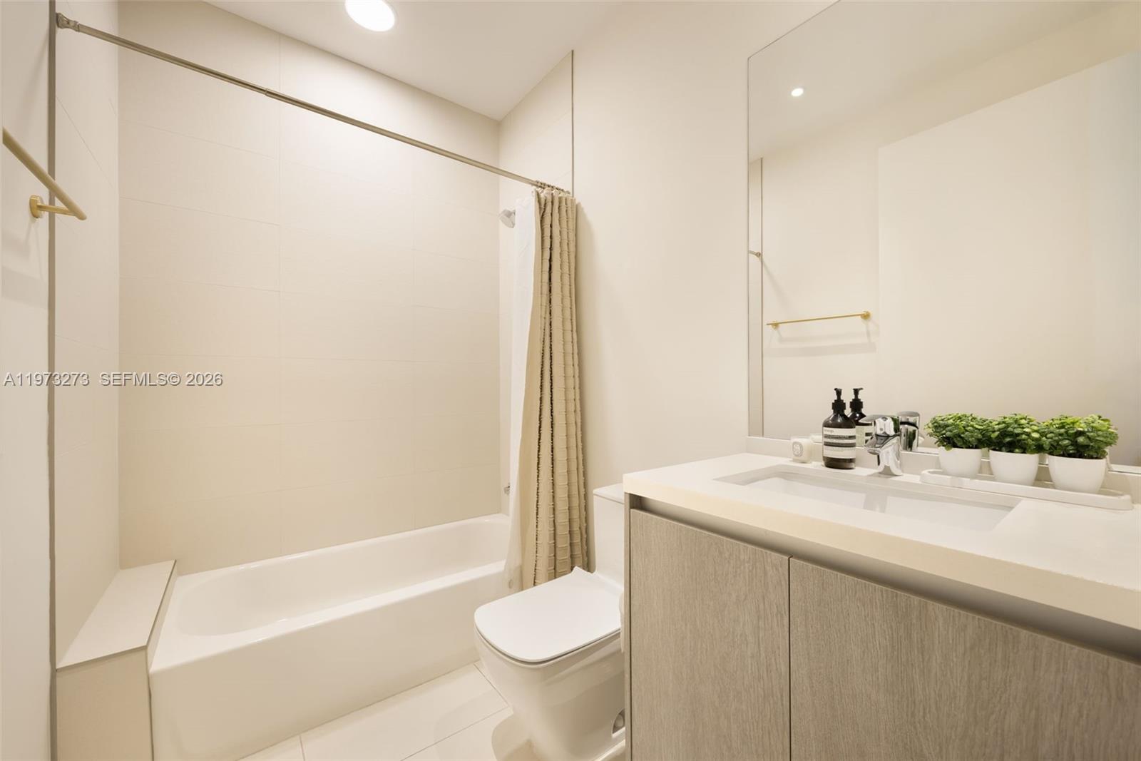 3156 SW 27th Ave #305 Coconut Grove, FL 33133