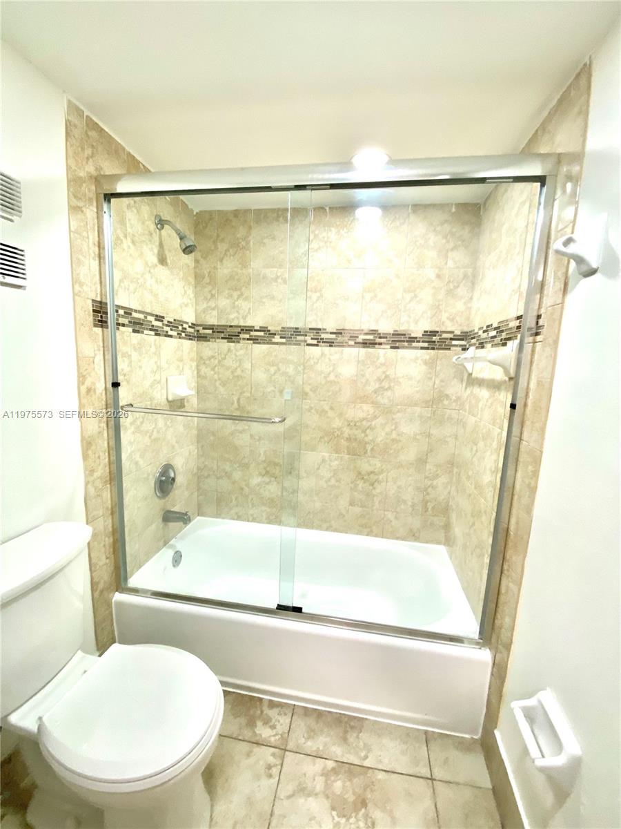 10090 NW 80th Ct #1553 Hialeah Gardens, FL 33016