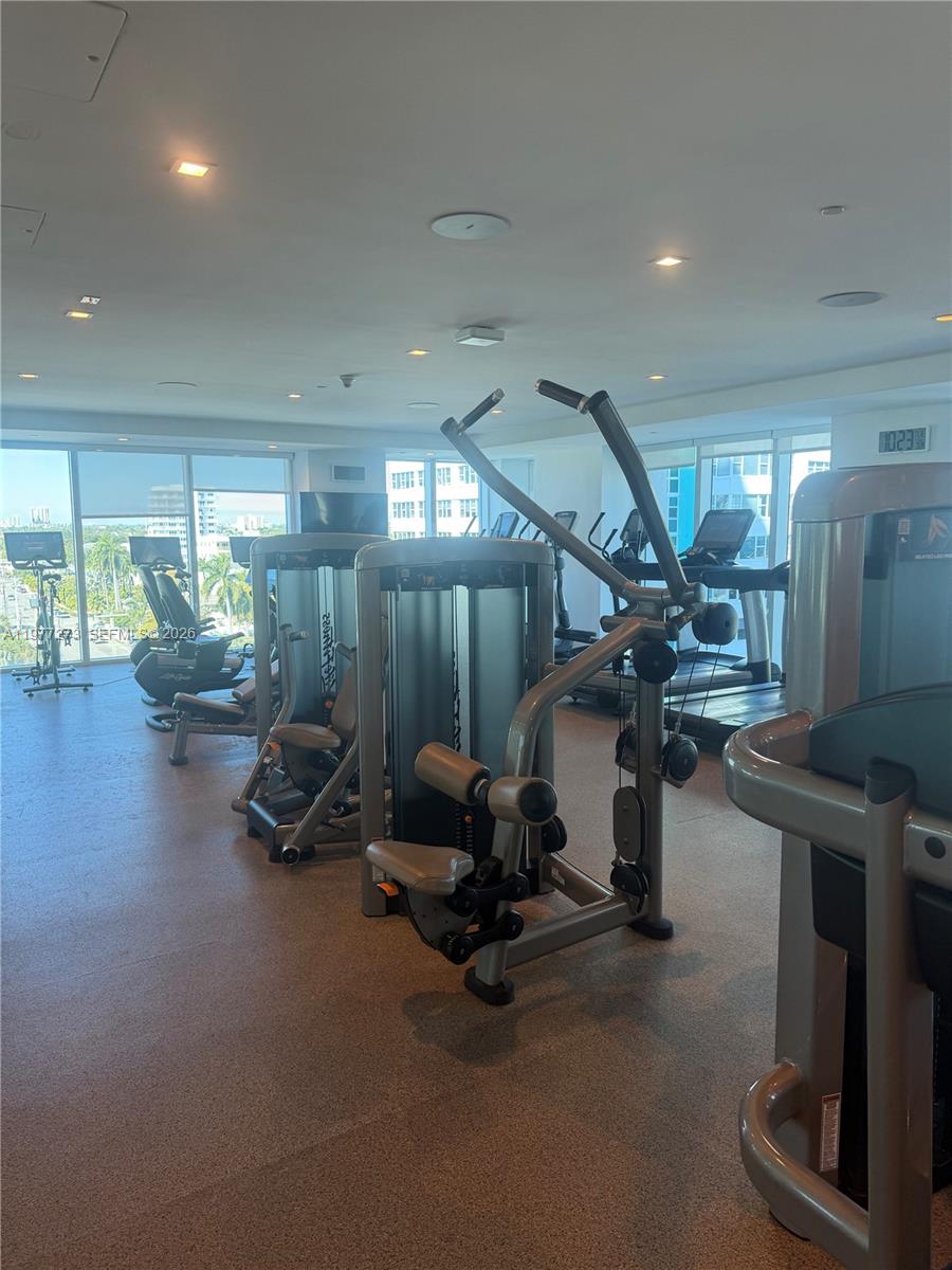 551 N Fort Lauderdale Bch Blvd #R1810 Fort Lauderdale, FL 33304