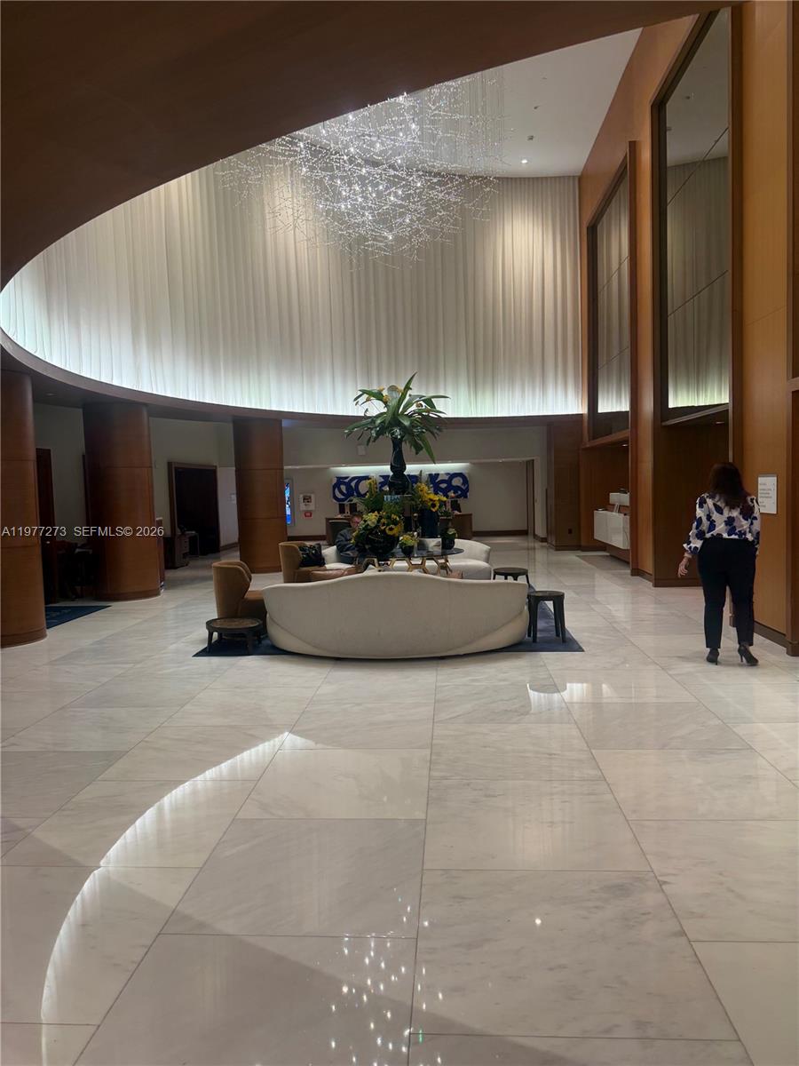 551 N Fort Lauderdale Bch Blvd #R1810 Fort Lauderdale, FL 33304