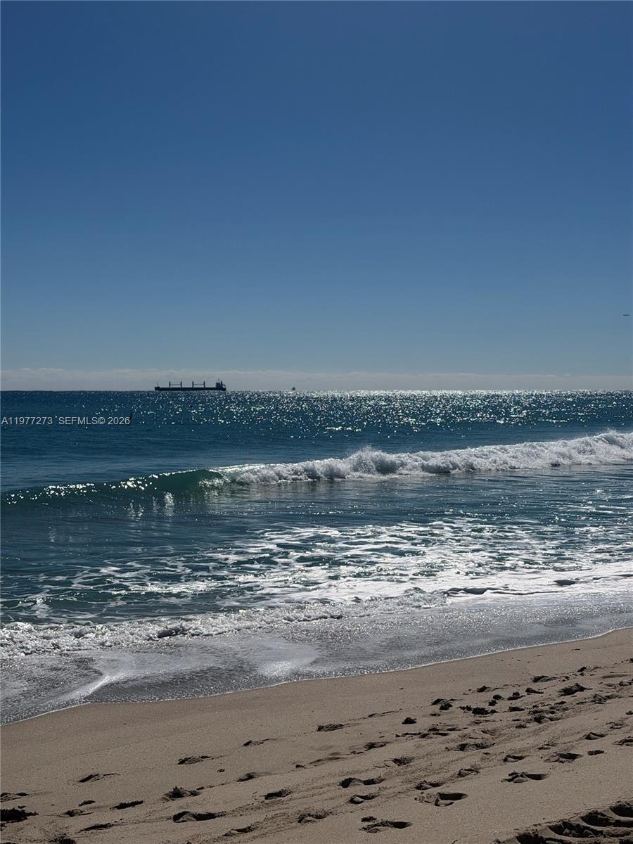 551 N Fort Lauderdale Bch Blvd #R1810 Fort Lauderdale, FL 33304