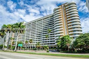 5555 Collins Ave #15W Miami Beach, FL 33140