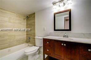 5555 Collins Ave #15W Miami Beach, FL 33140