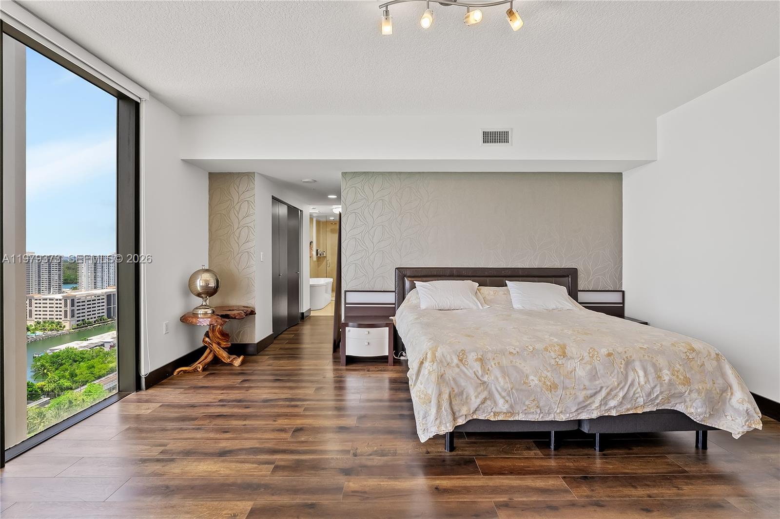 16275 Collins Ave #2101 Sunny Isles Beach, FL 33160