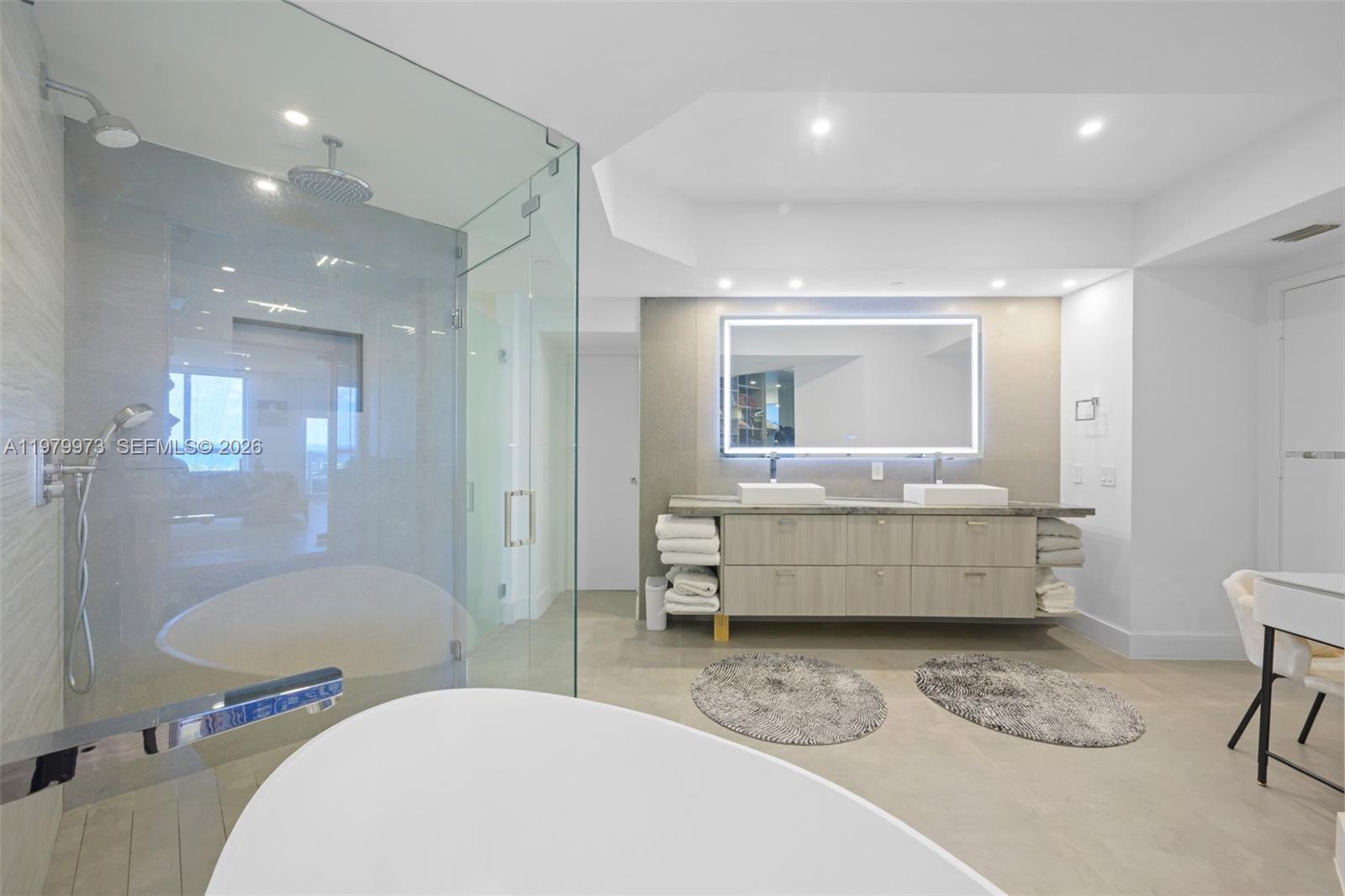 image One Island Place II20