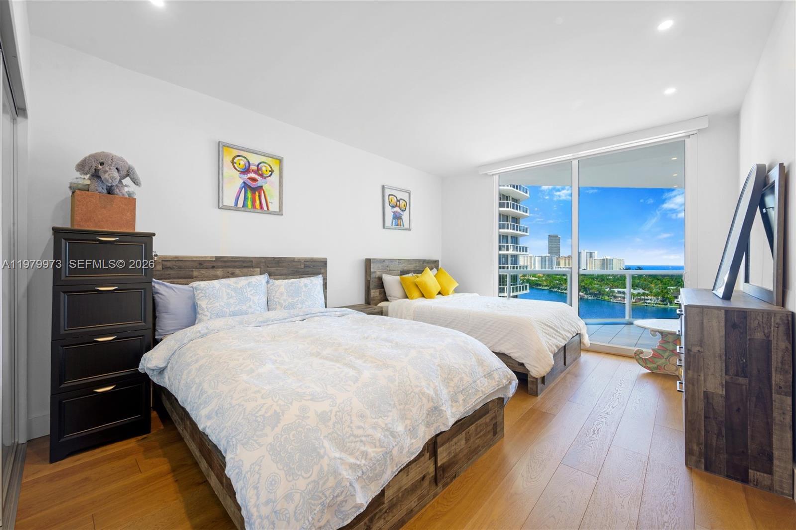 image One Island Place II23