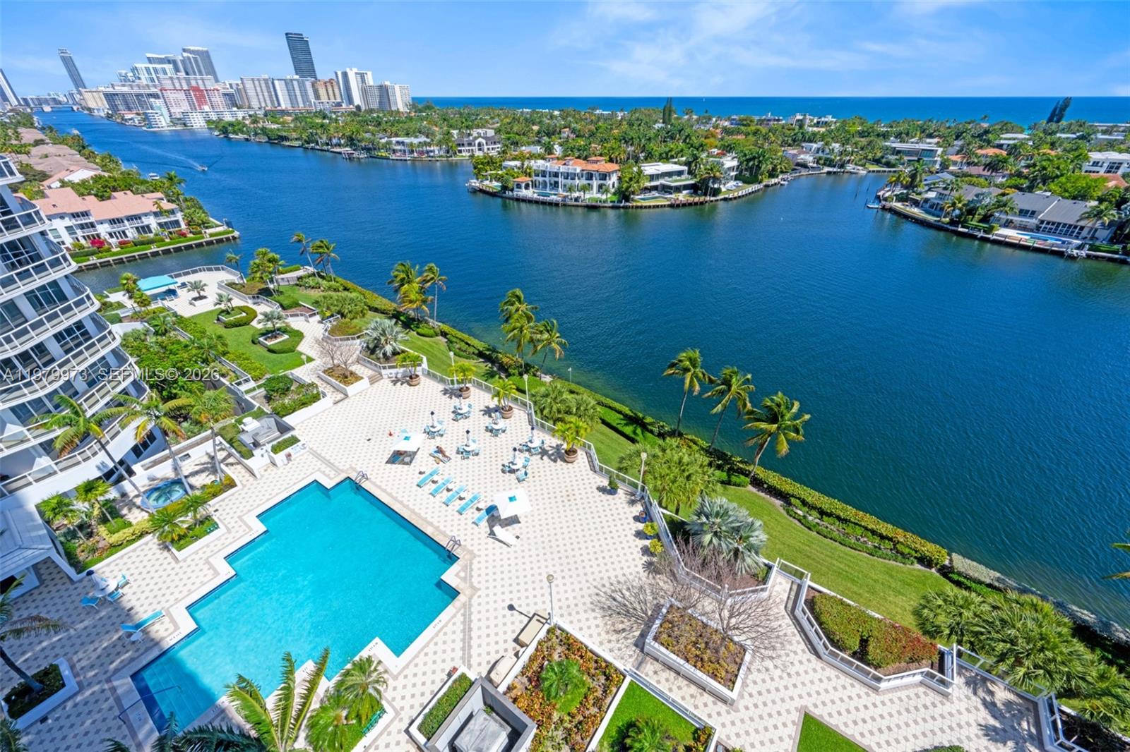 image One Island Place II30