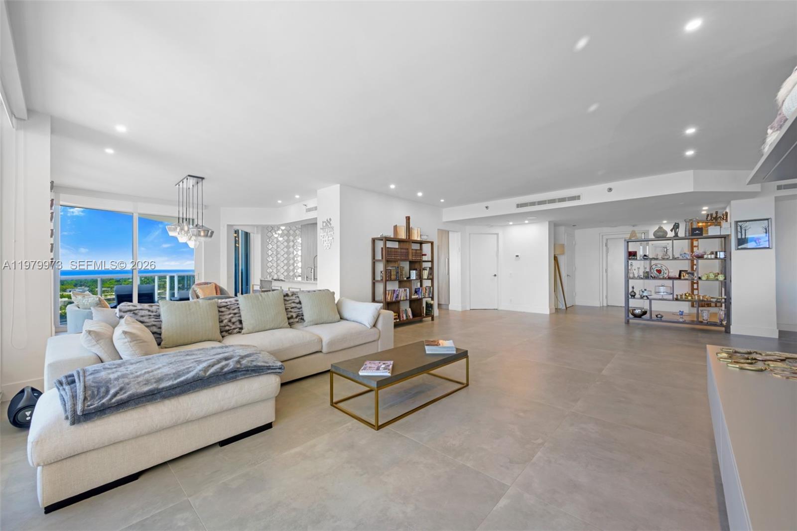 image One Island Place II8