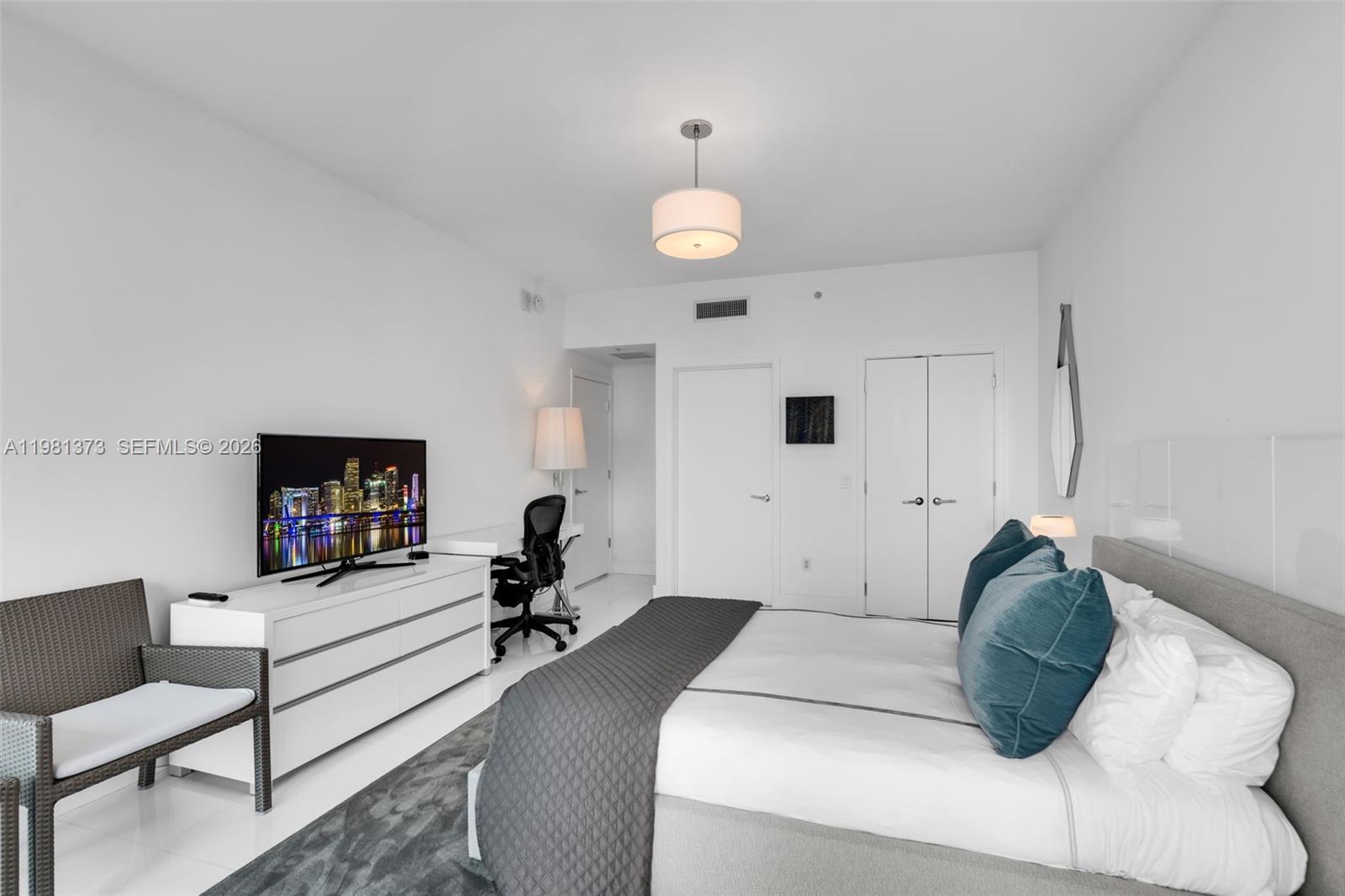 6899 Collins Ave #1602 Miami Beach, FL 33141