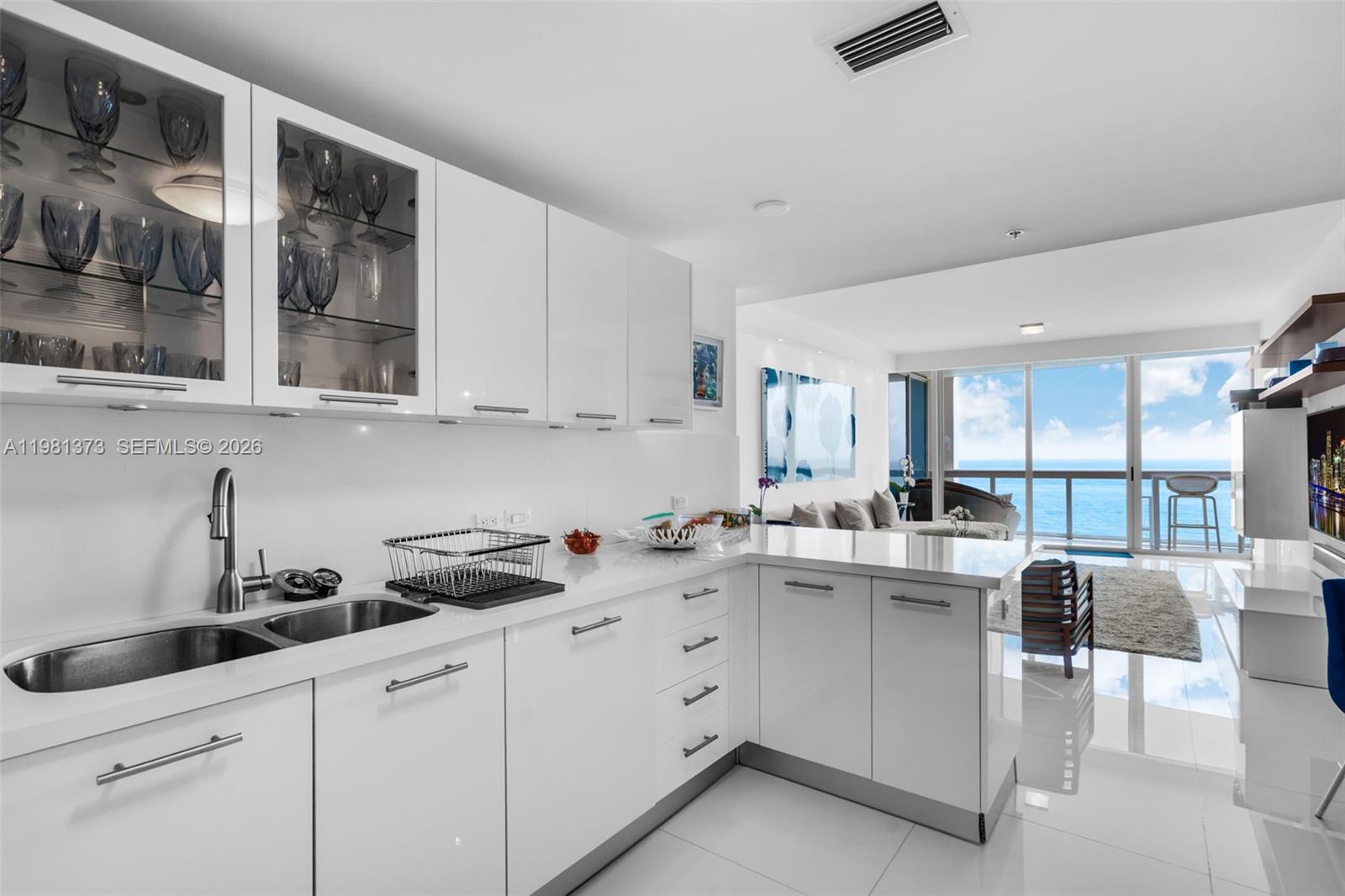 6899 Collins Ave #1602 Miami Beach, FL 33141