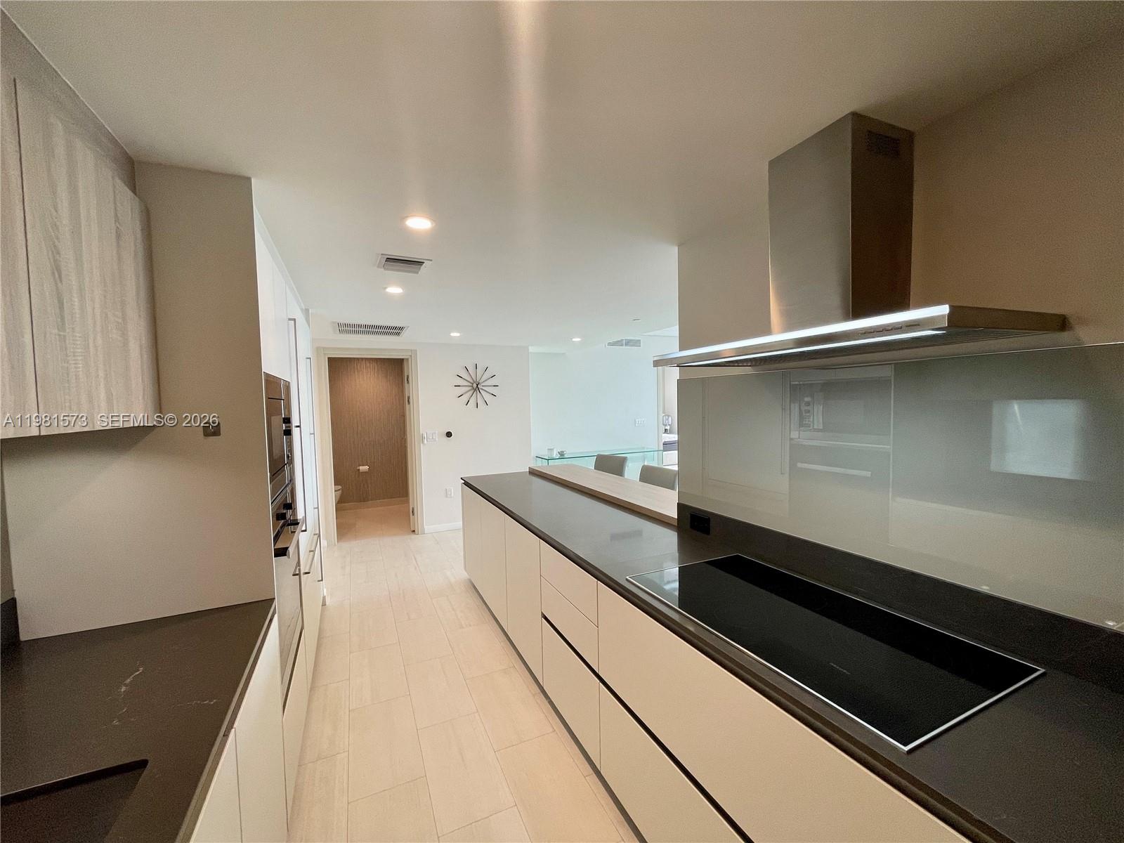 1000 Brickell Plz #4410 Miami, FL 33131