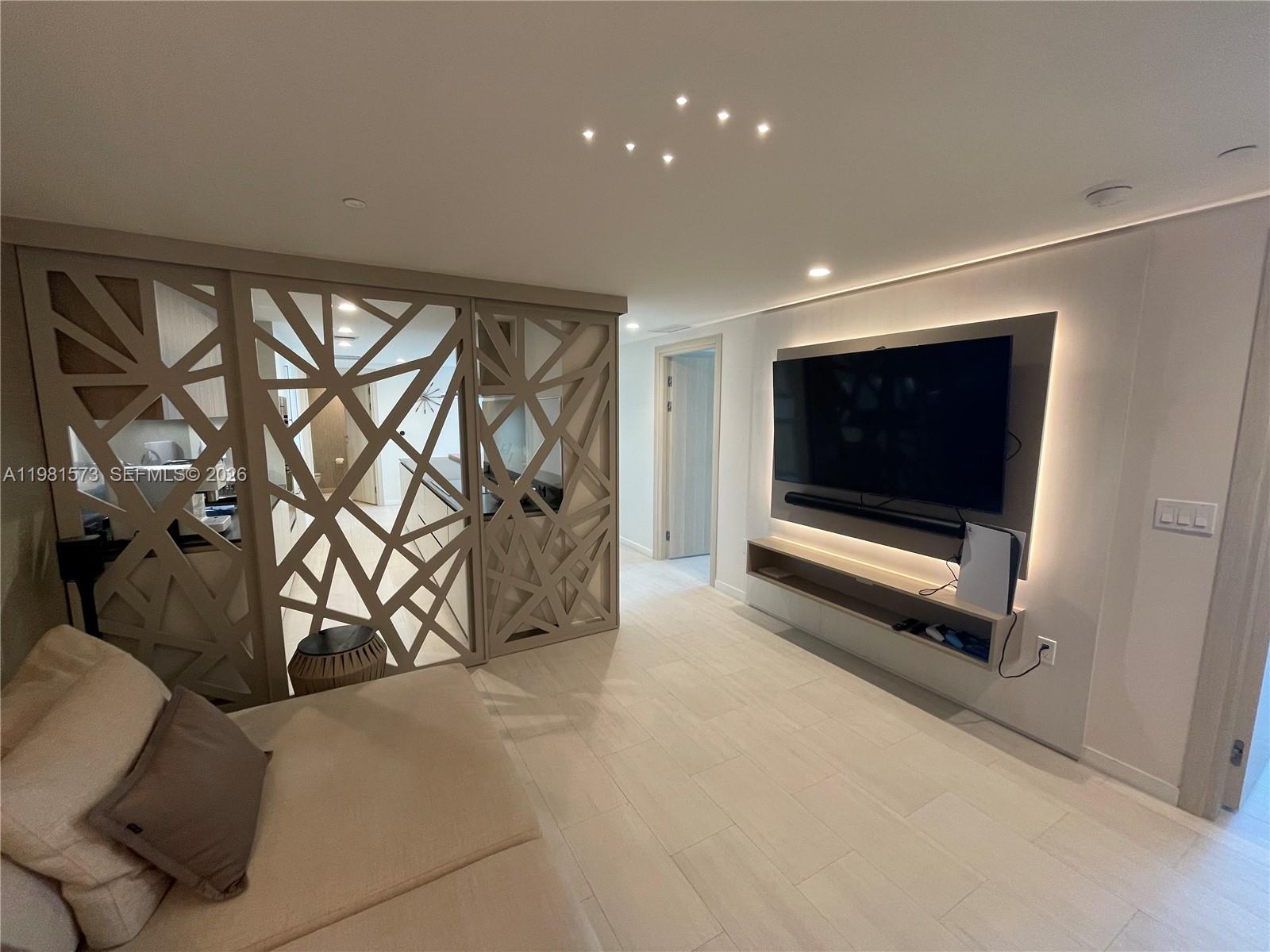 1000 Brickell Plz #4410 Miami, FL 33131