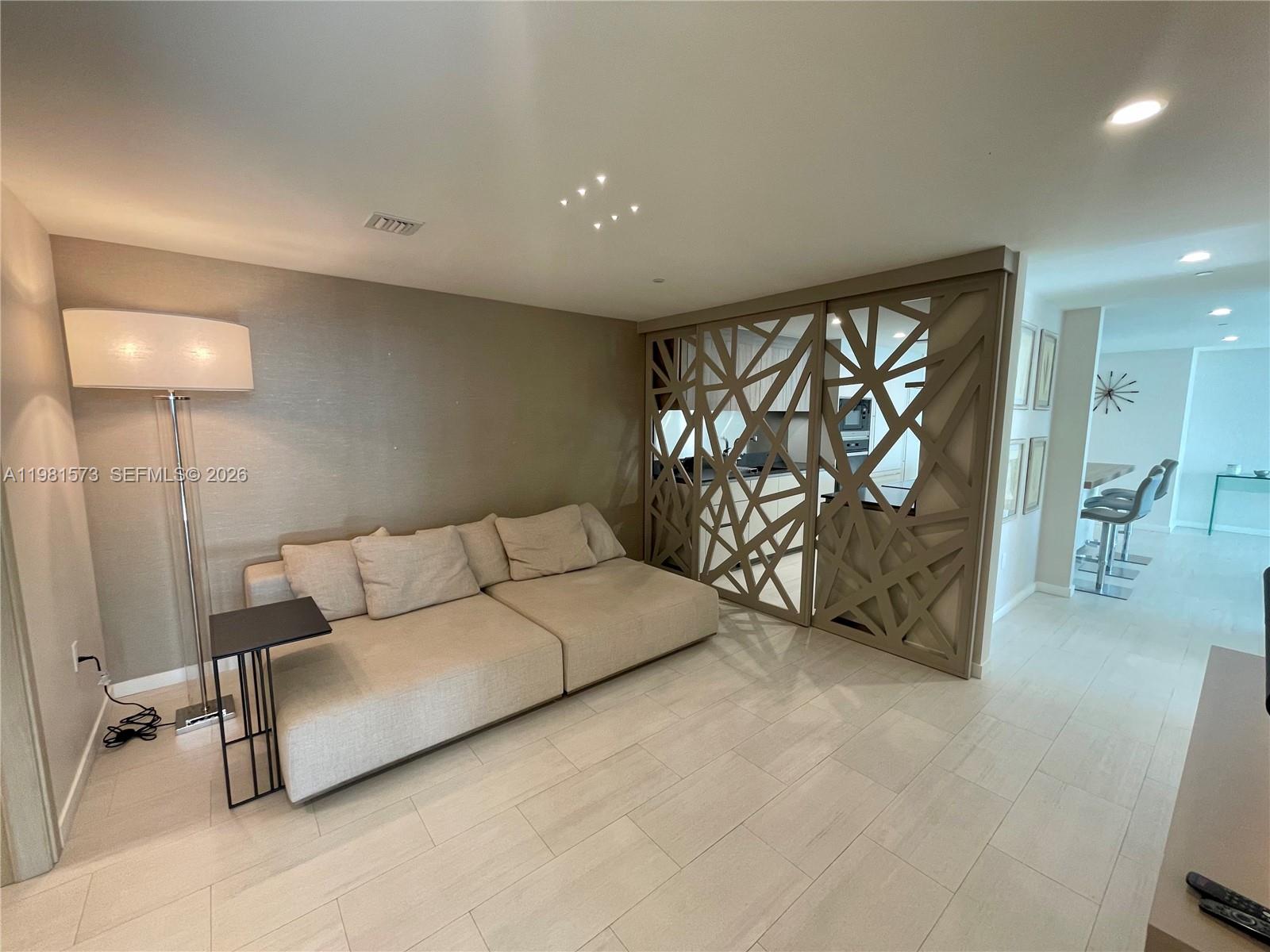 1000 Brickell Plz #4410 Miami, FL 33131