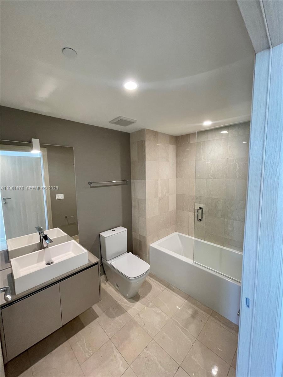 1000 Brickell Plz #4410 Miami, FL 33131