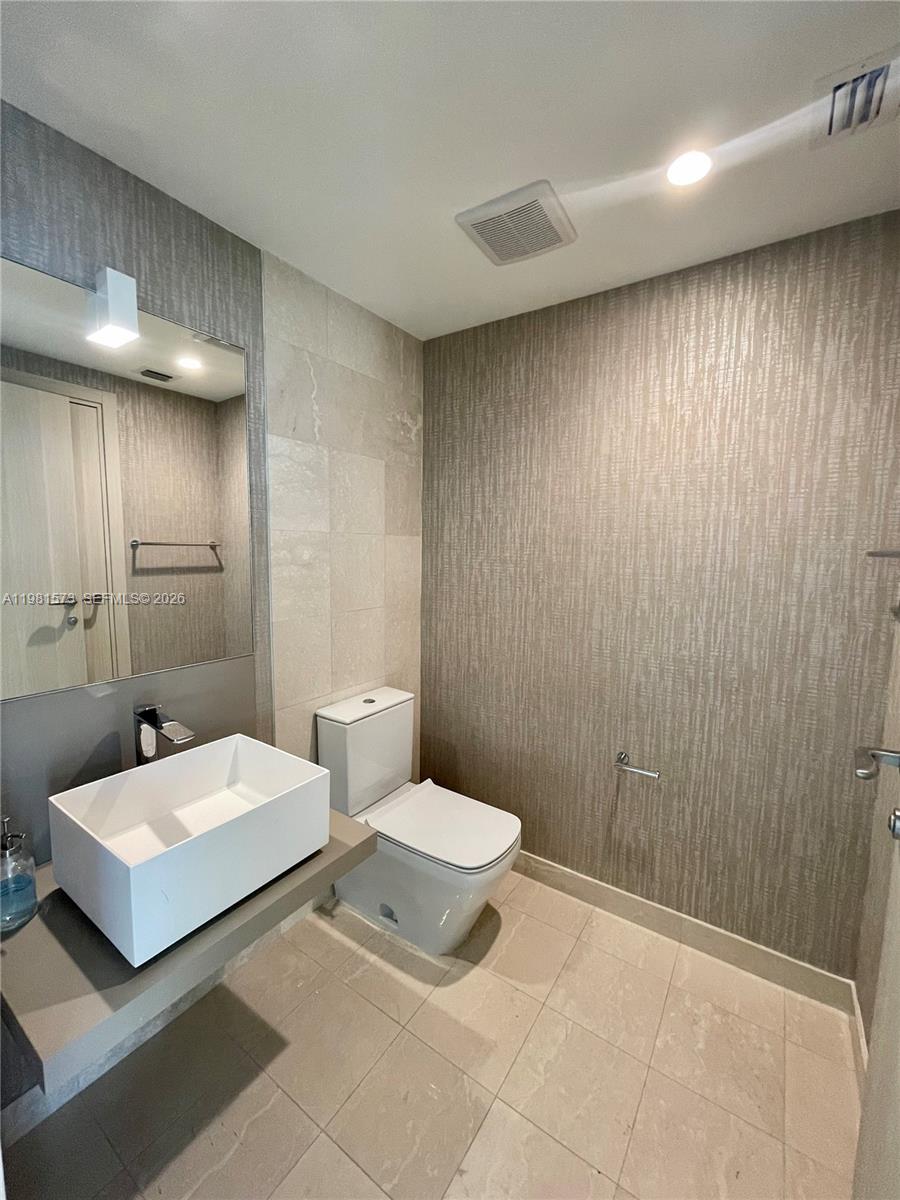 1000 Brickell Plz #4410 Miami, FL 33131