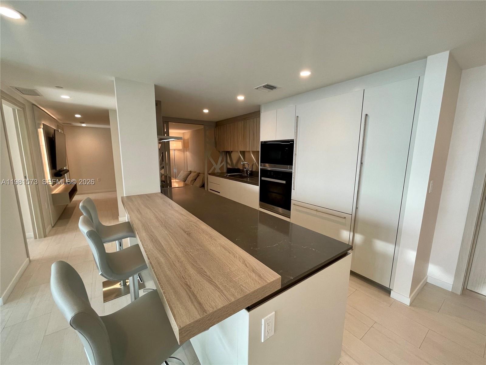 1000 Brickell Plz #4410 Miami, FL 33131