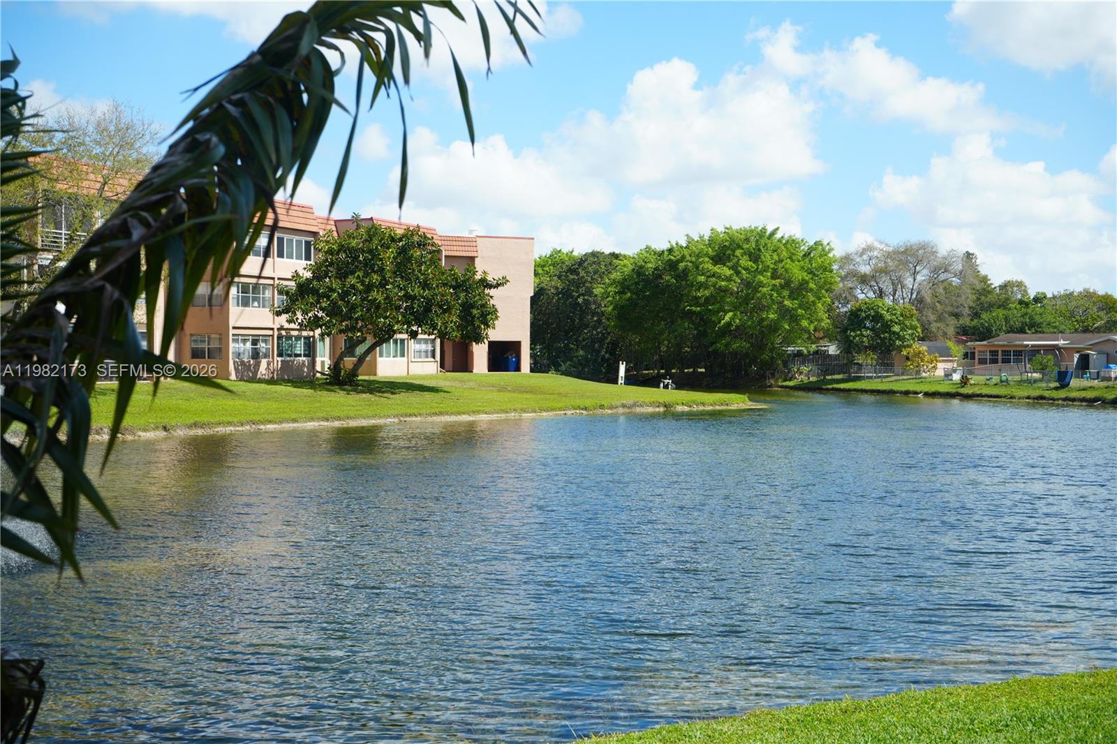 9900 Sunrise Lks Blvd #107 Sunrise, FL 33322