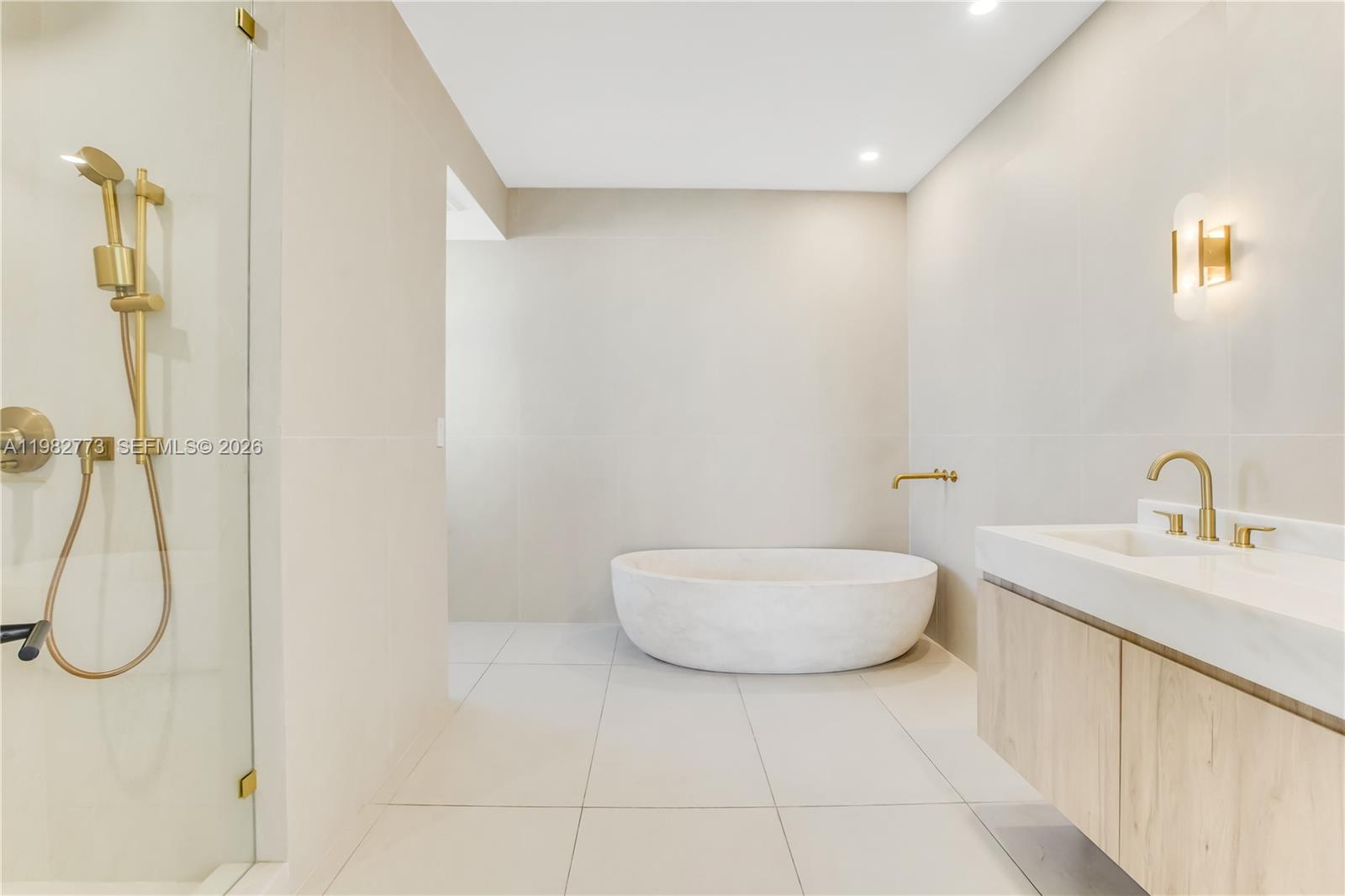 1865 S Ocean Dr #21C Hallandale Beach, FL 33009