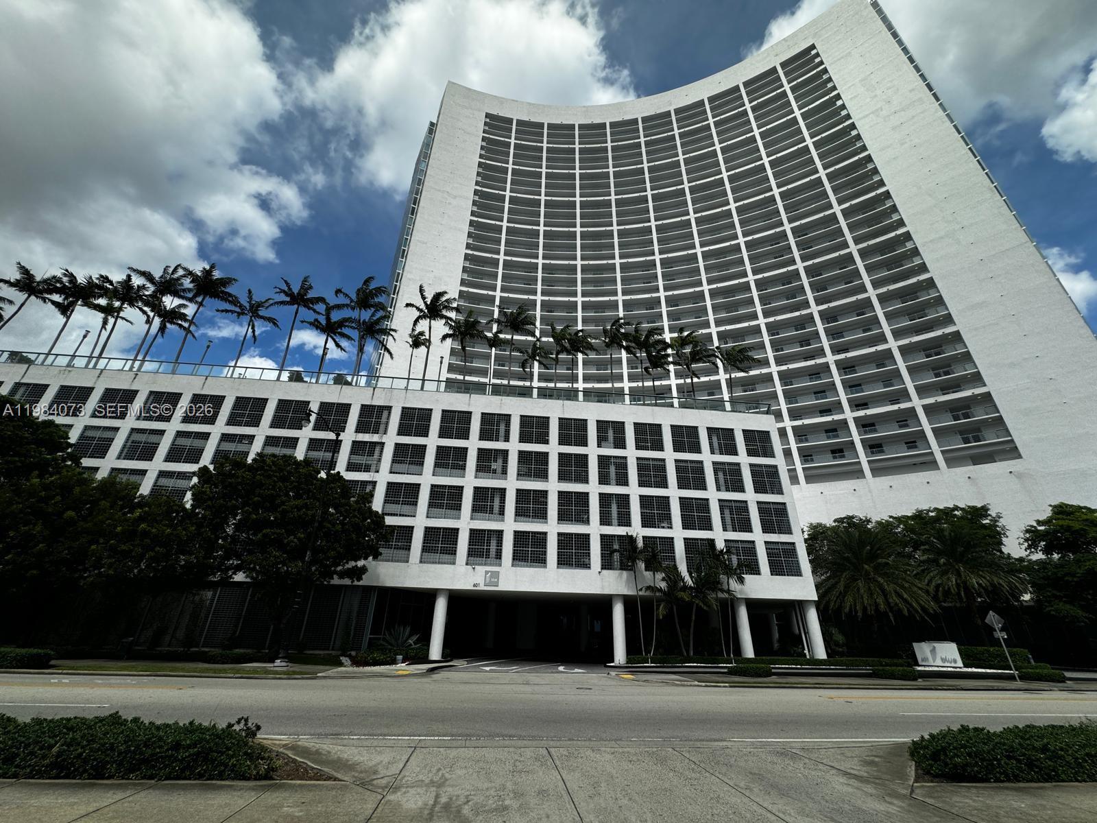 image Blue on the Bay32