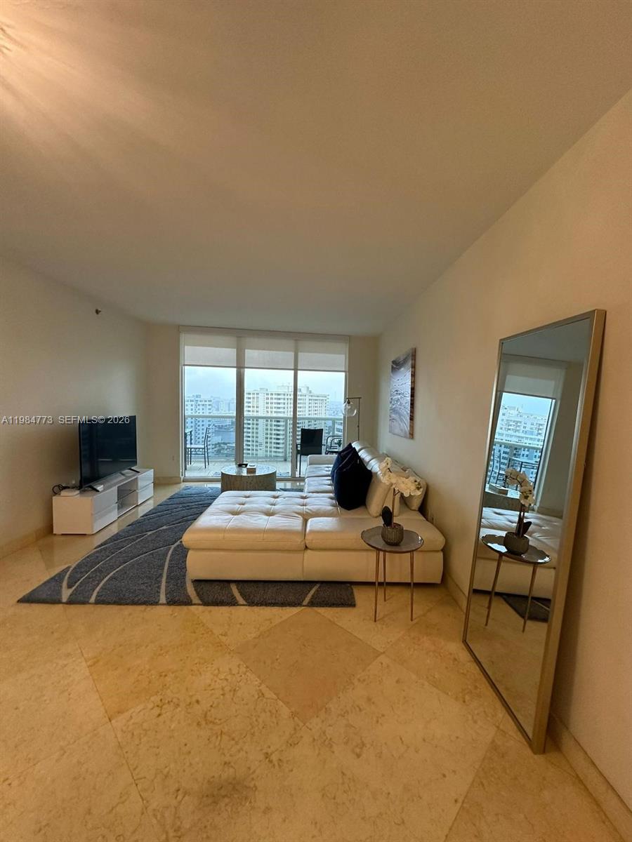 1800 S Ocean Dr #1606 Hallandale Beach, FL 33009